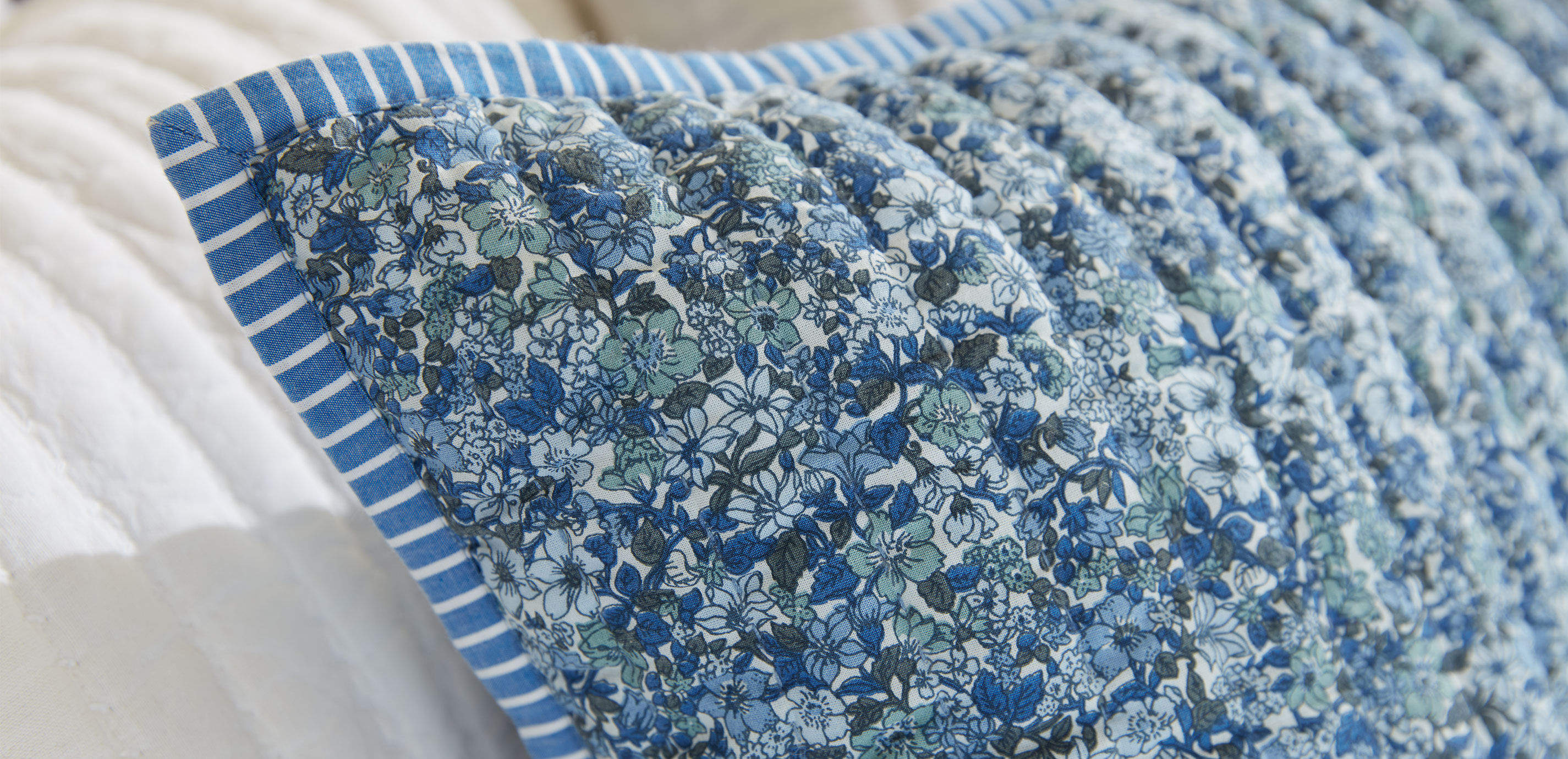 Ditzy Floral Quilted Pillow_3