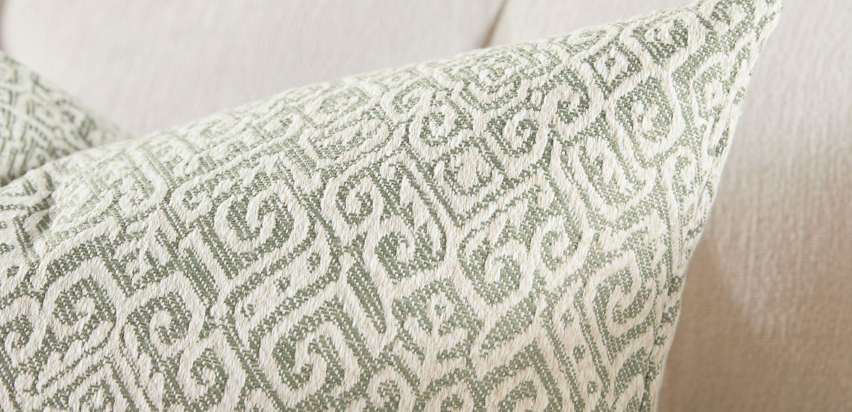 Athena Medallion Pillow_4
