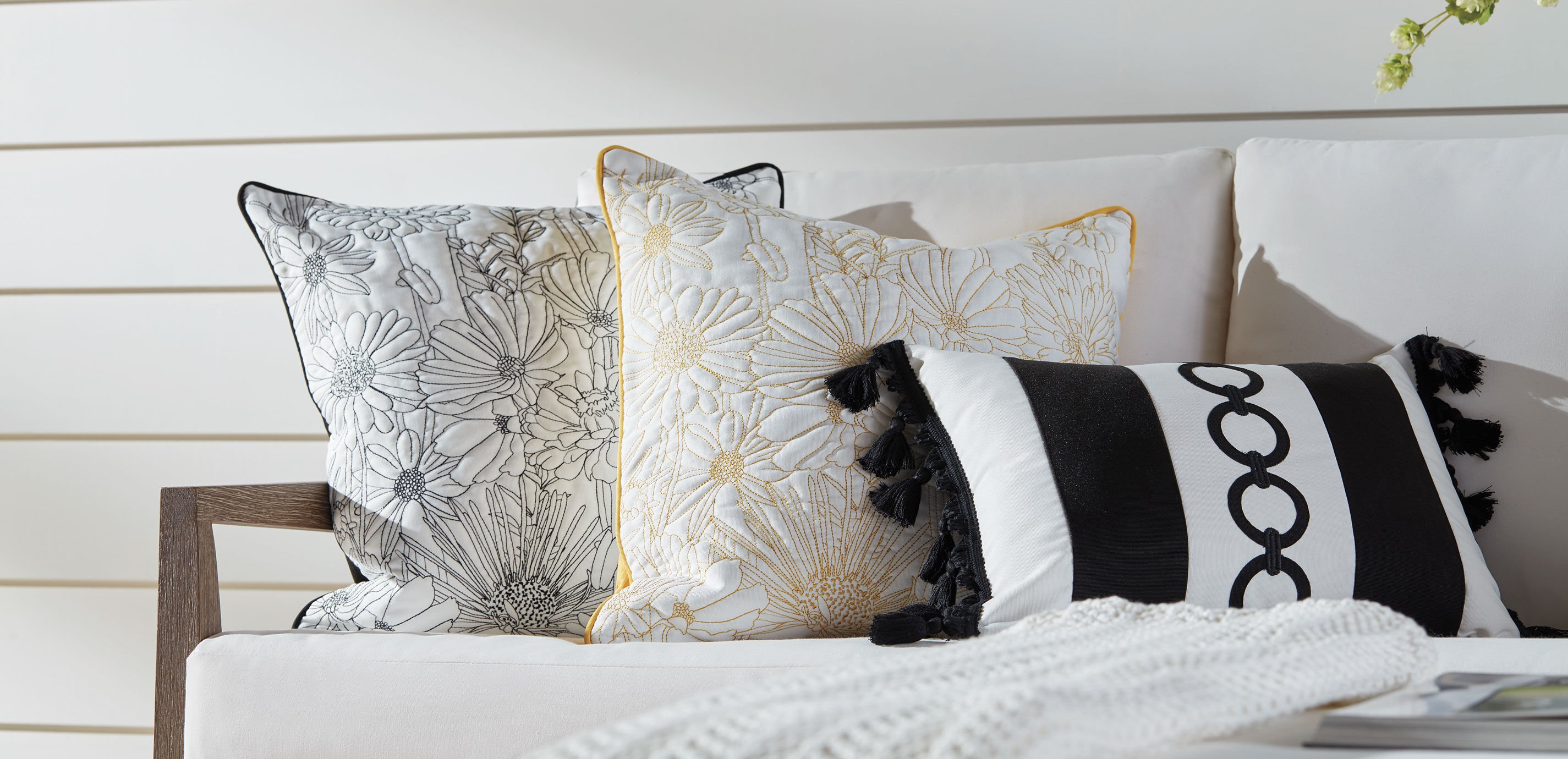 Embroidered Floral Outdoor Pillow_3