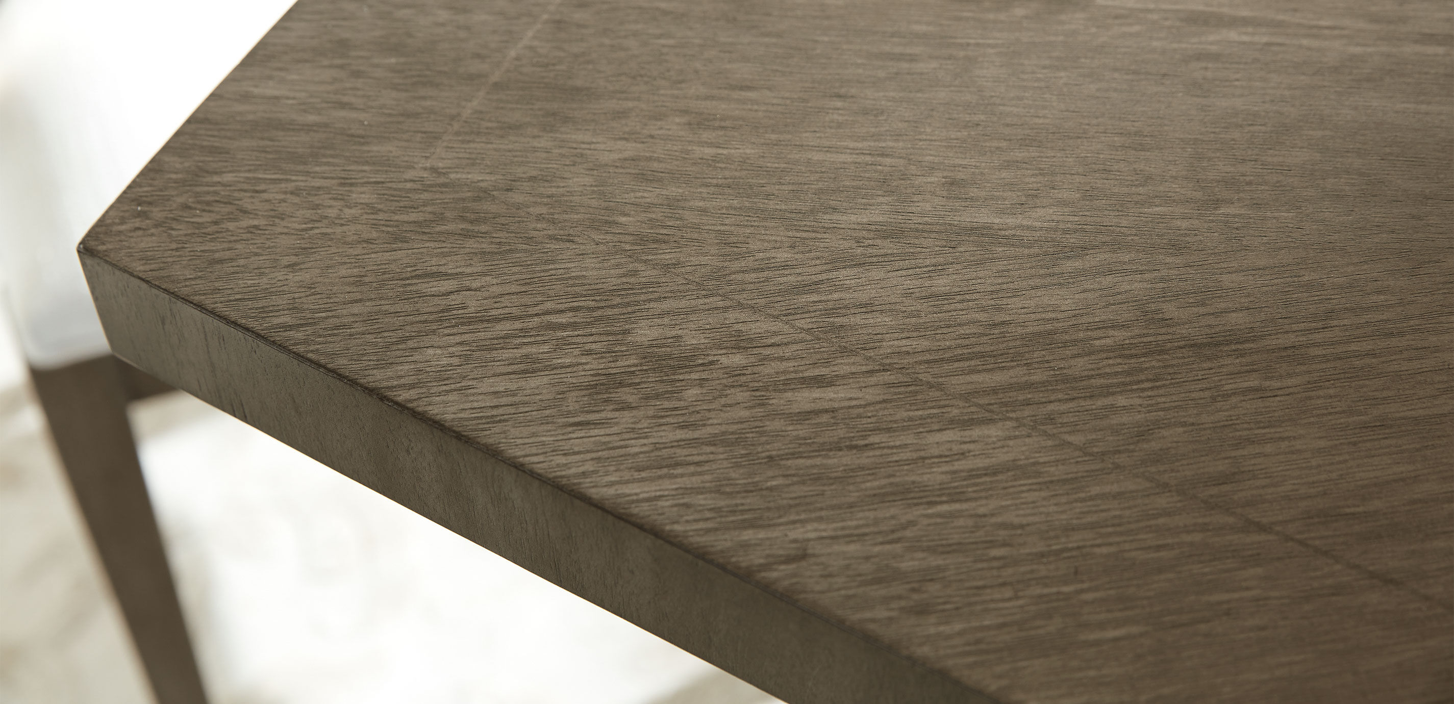 Evansview Extension Dining Table_9