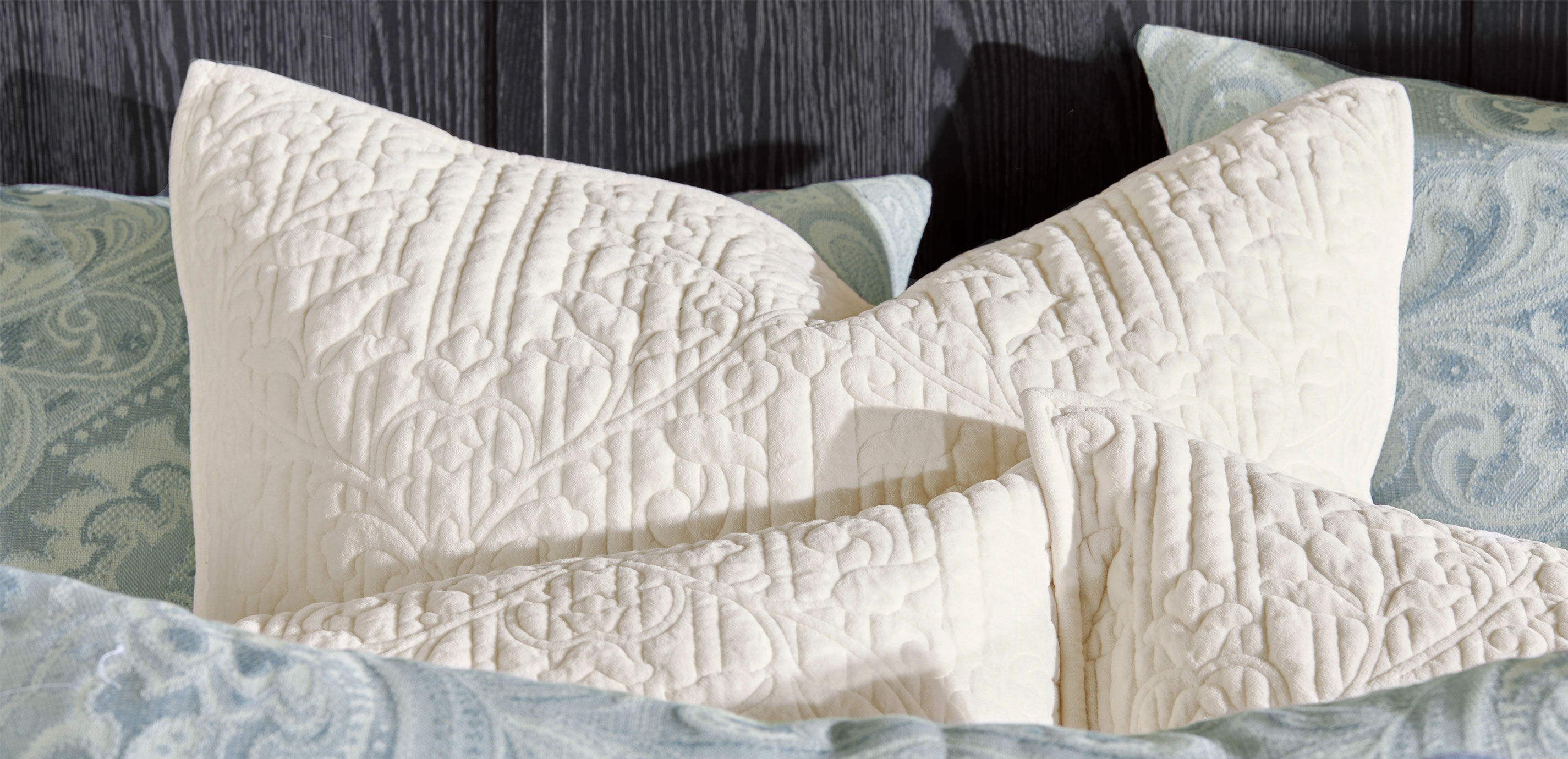 Garment-Dyed Velvet Euro Shams, Ivory (set of 2)_3