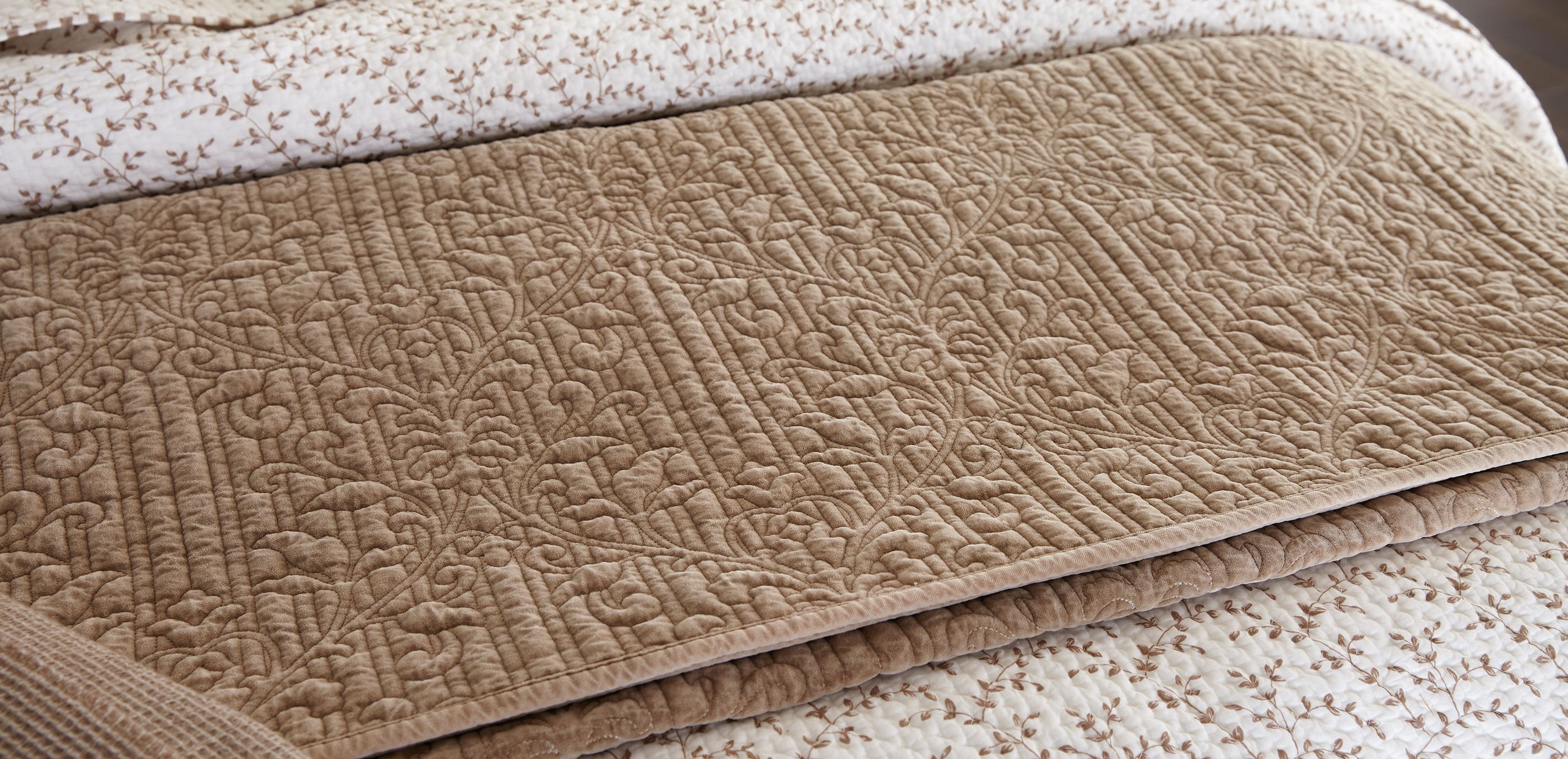 Garment-Dyed Velvet Quilt and Shams Set, Tan_4