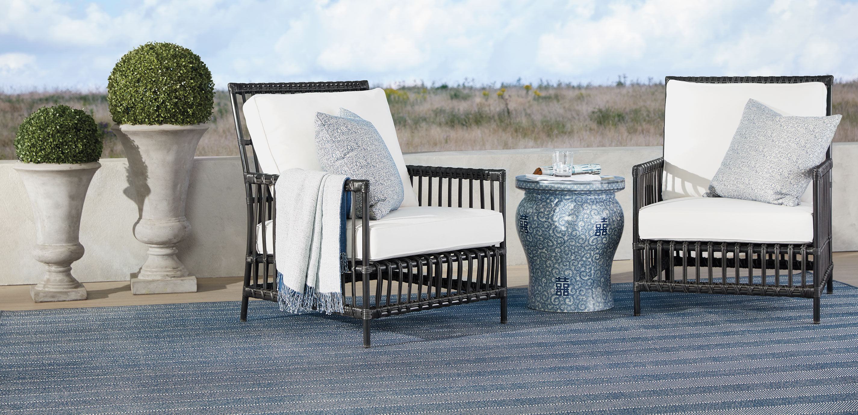 Blue and White Garden Stool_4