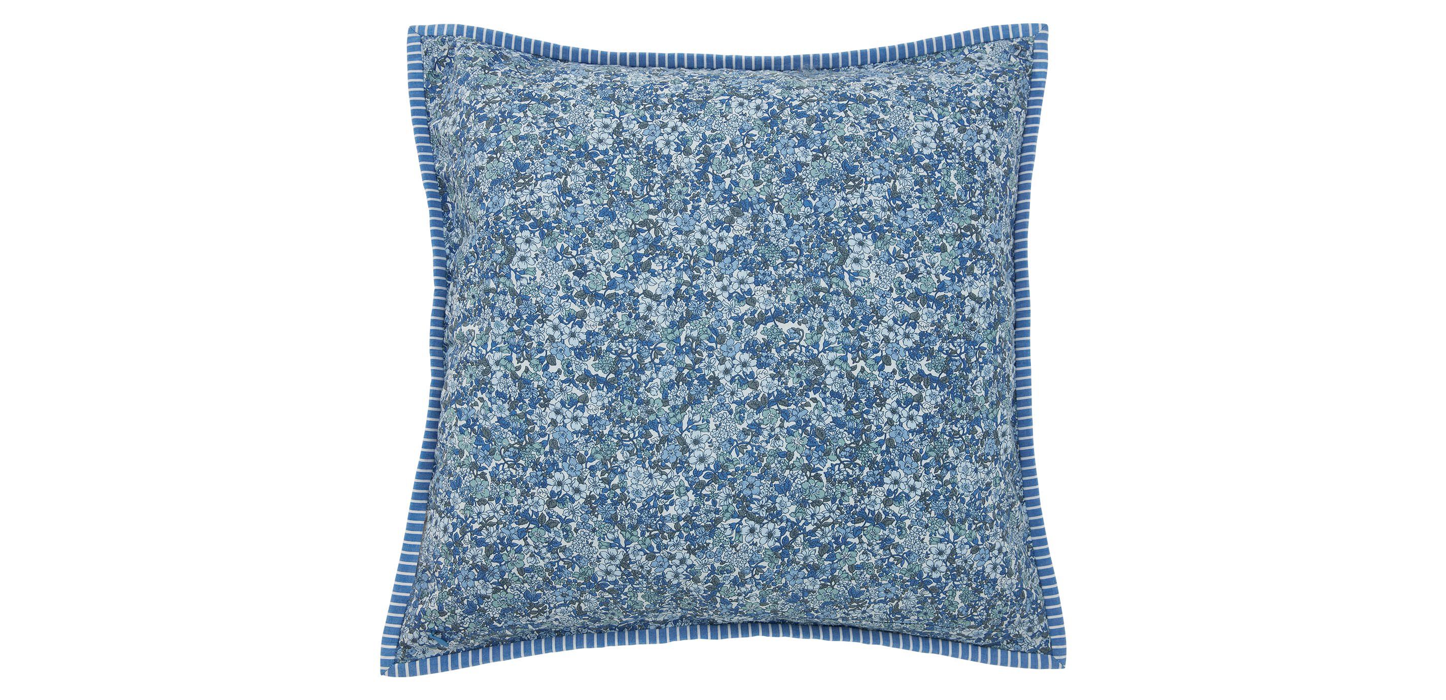 Ditzy Floral Quilted Pillow_1