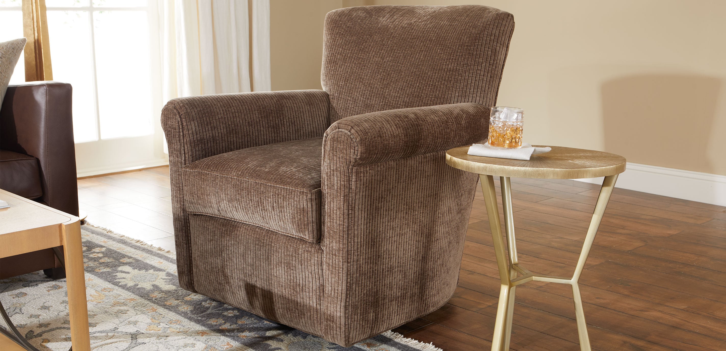 Turner Roll-Arm Swivel Chair_5