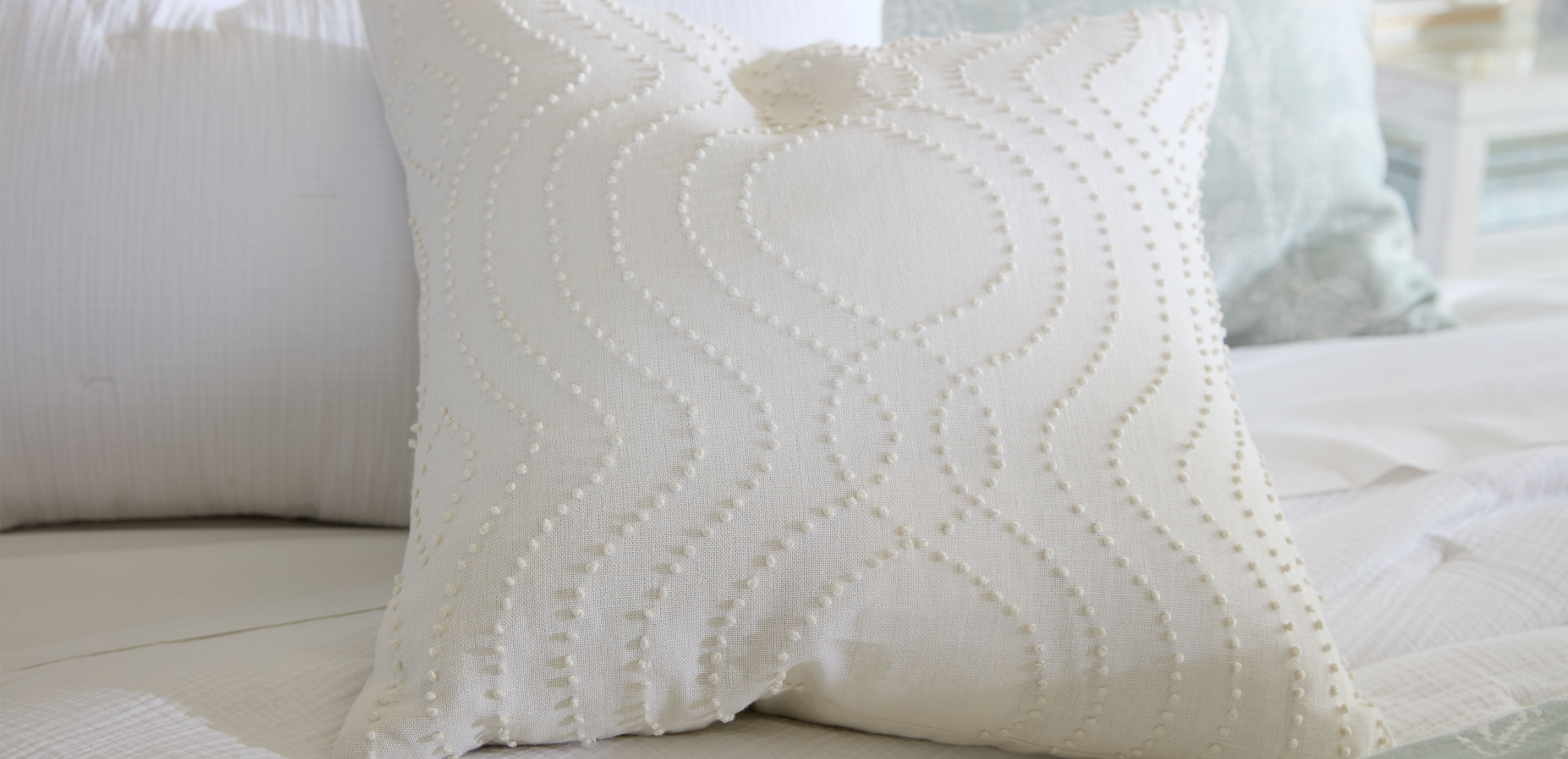Knotted Ogee Pillow_3