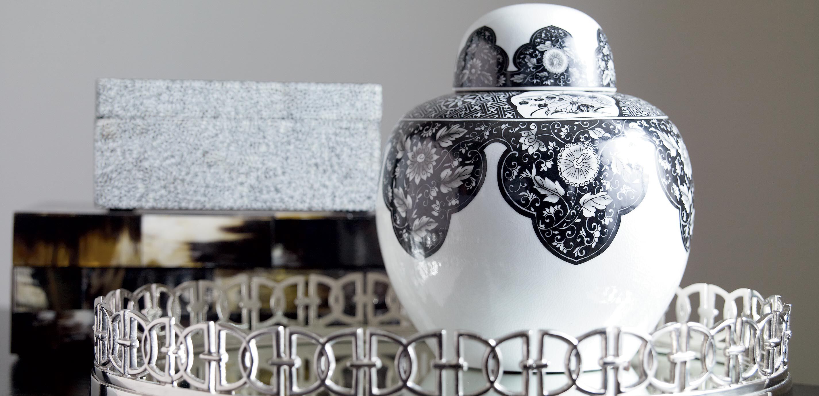 Black and White Round Lidded Jar_3