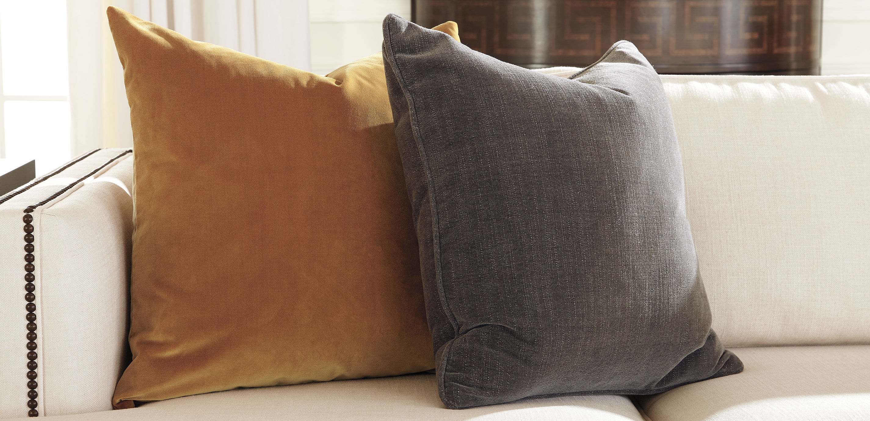 Velvet Square Pillow_1