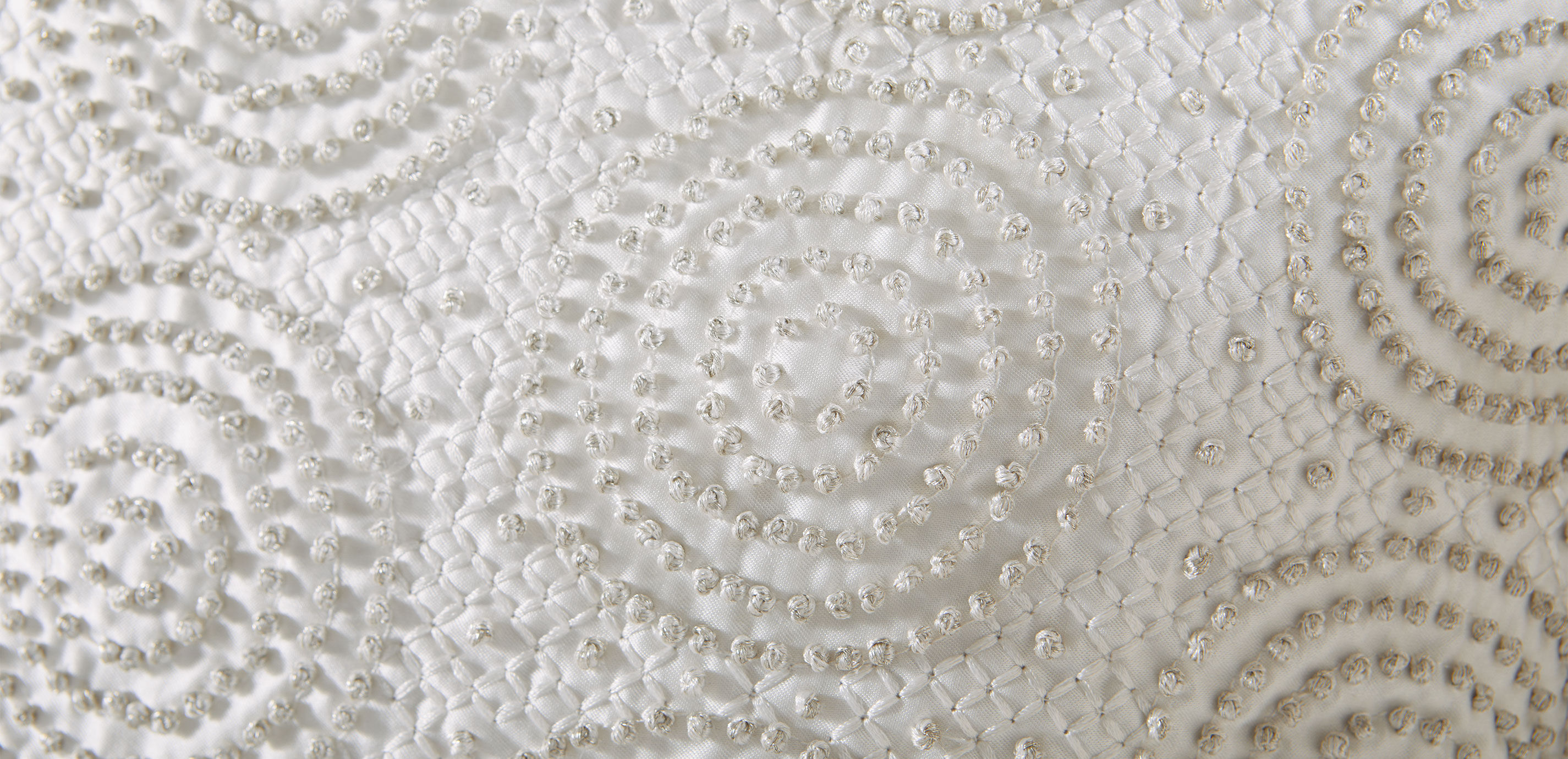 Knotted Circle Pillow_3