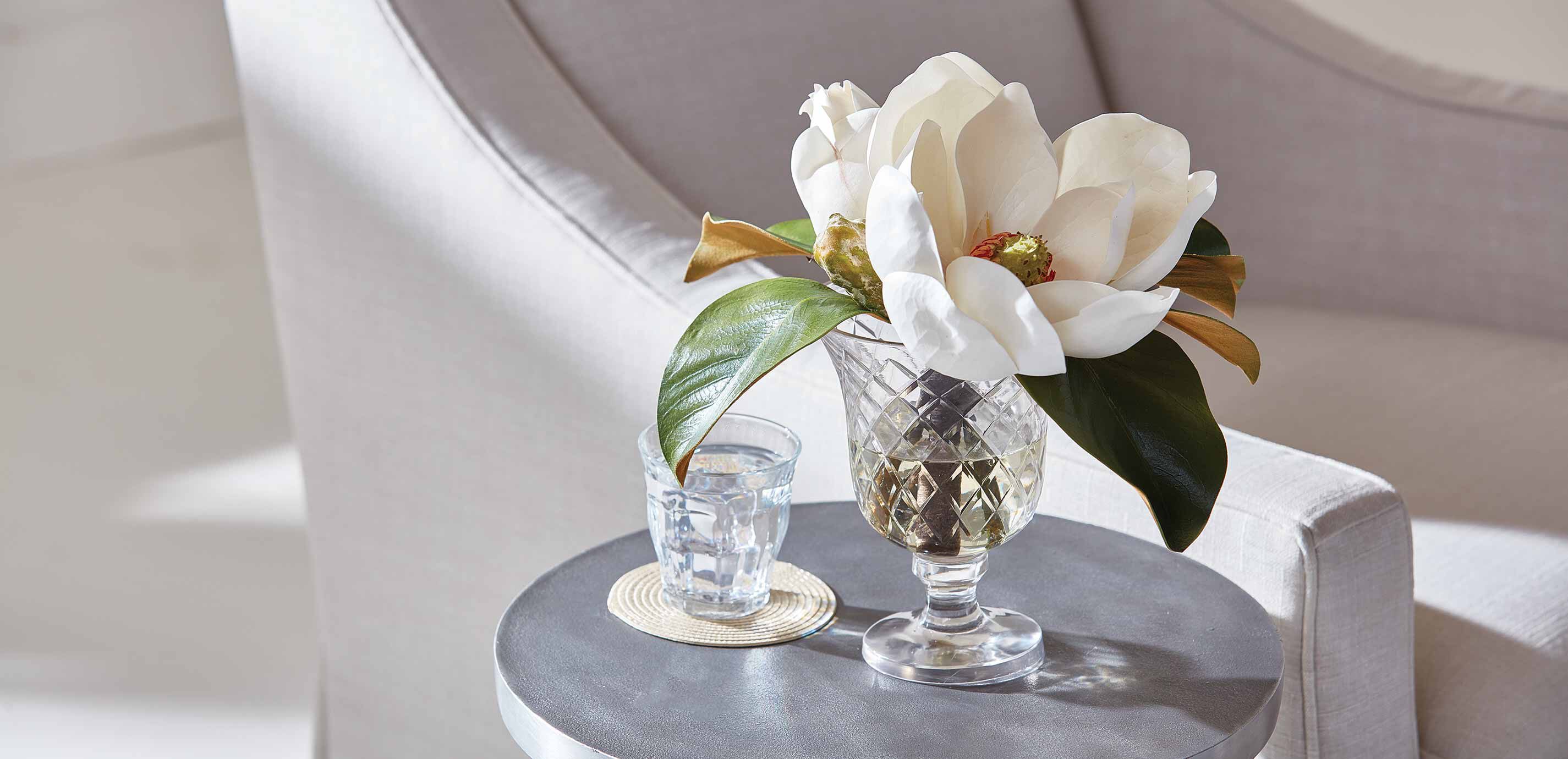 Magnolia Bouquet in Glass Vase_4