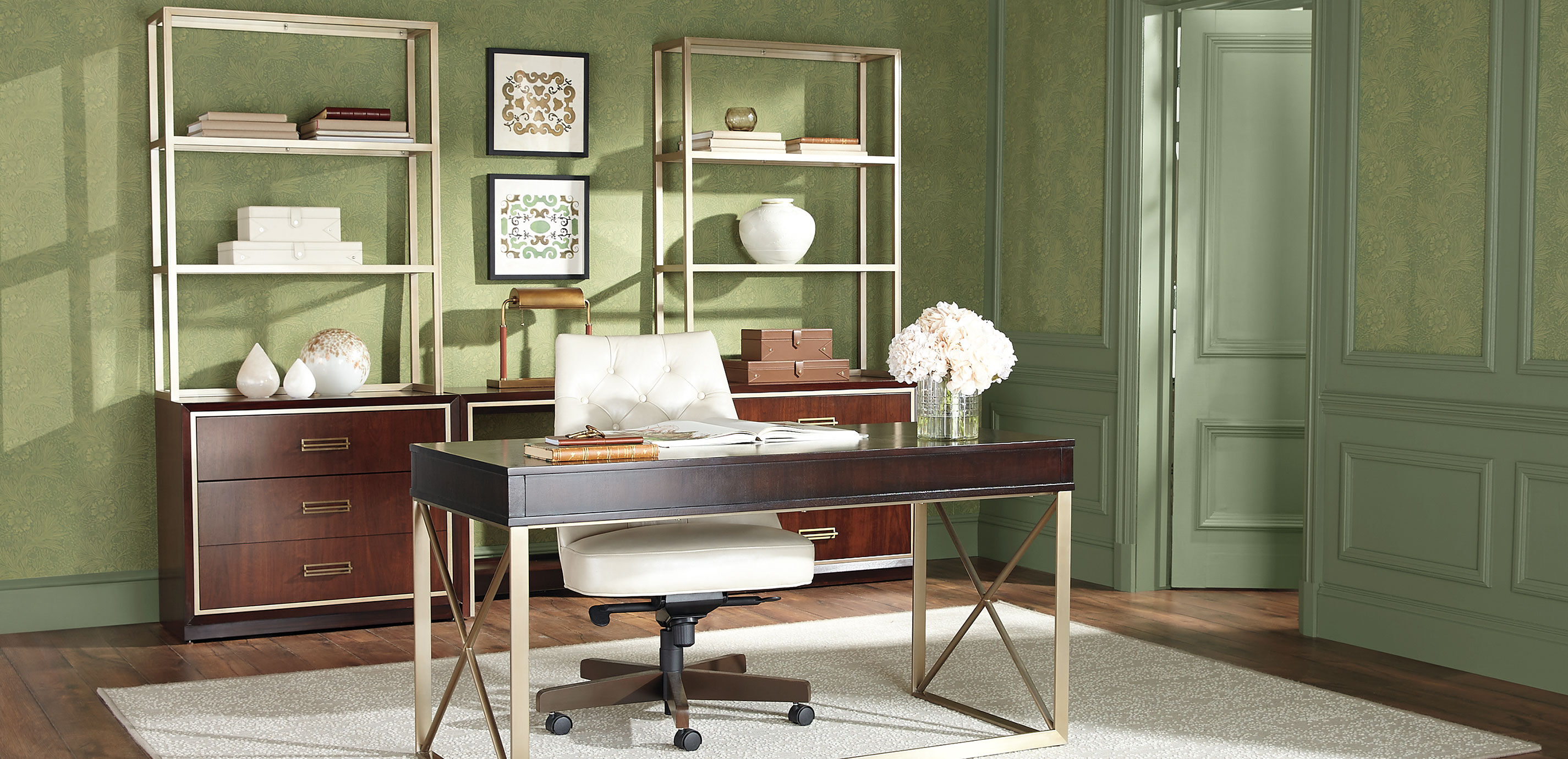 Faraday Classic Three-Drawer Cabinet with Hutch_5