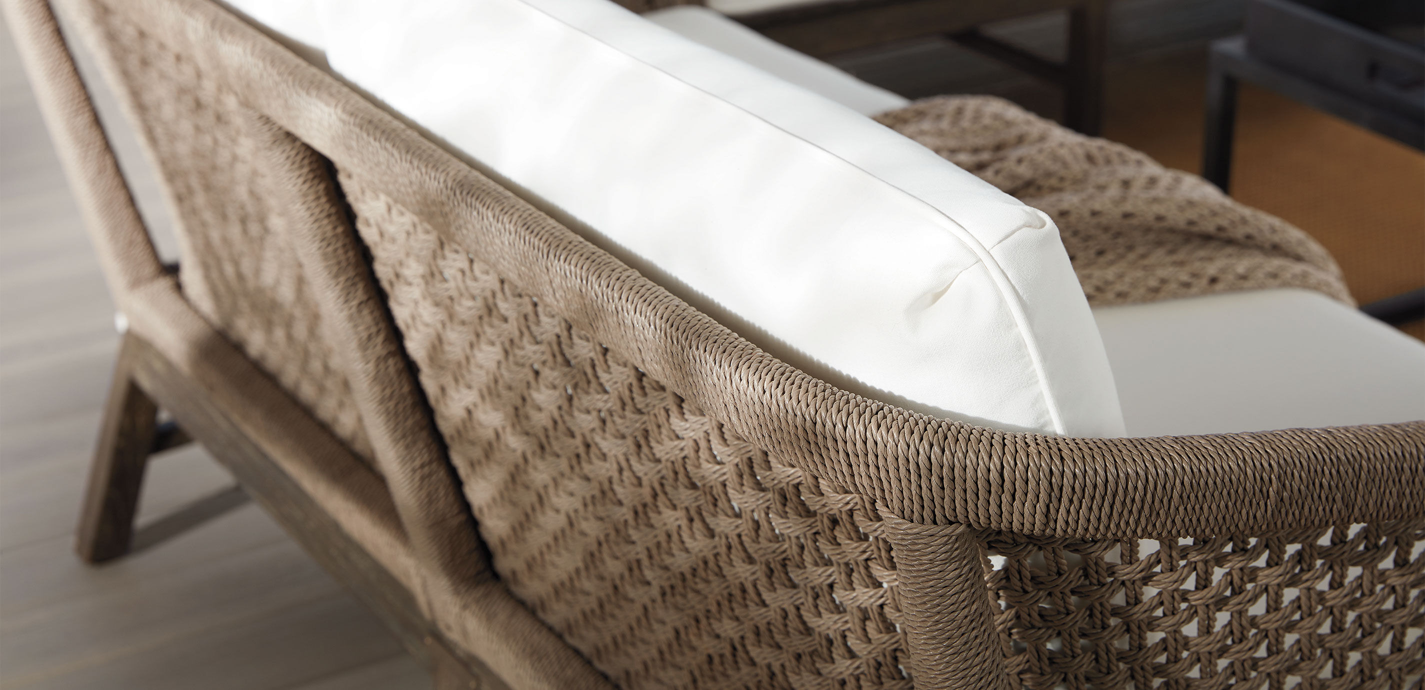 Viscaya Outdoor Loveseat_3