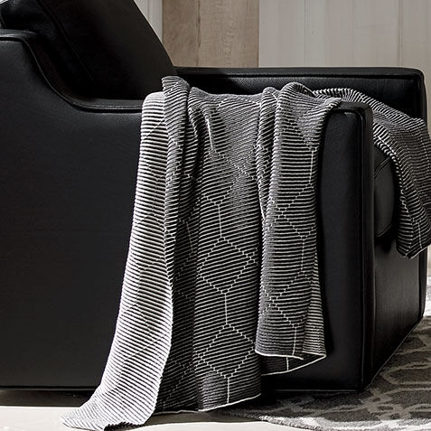 Hexagon Throw Product Tile Hover Image 031785