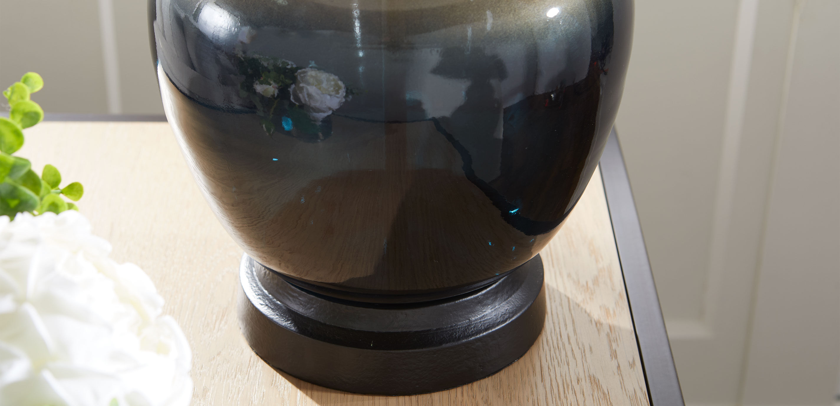 Jillian Ombre Glass Table Lamp_3