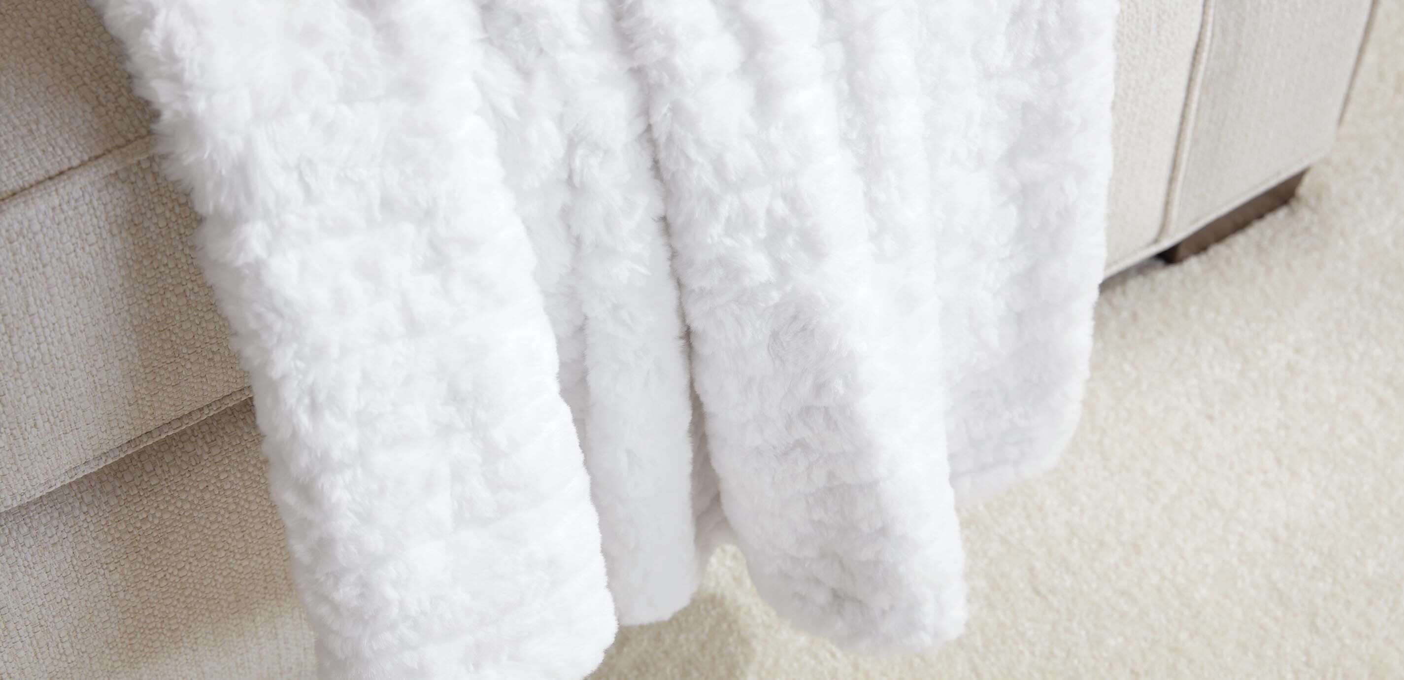 Faux Fur Luxe Throw_1