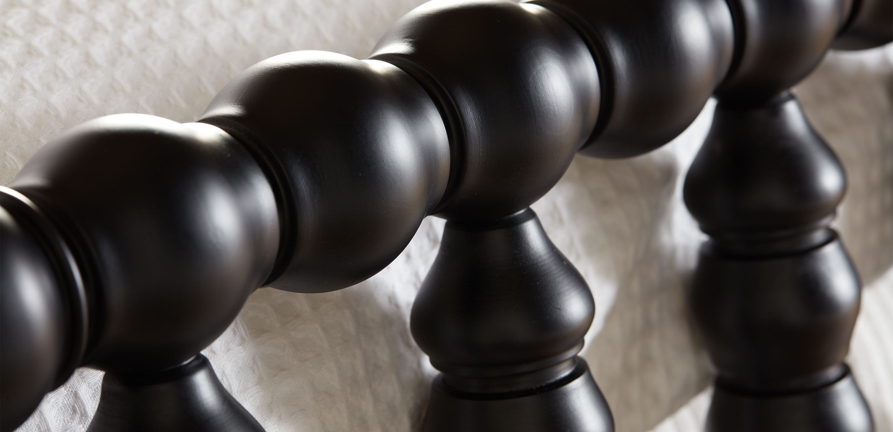 Antique Black (622) Finish Sample_2