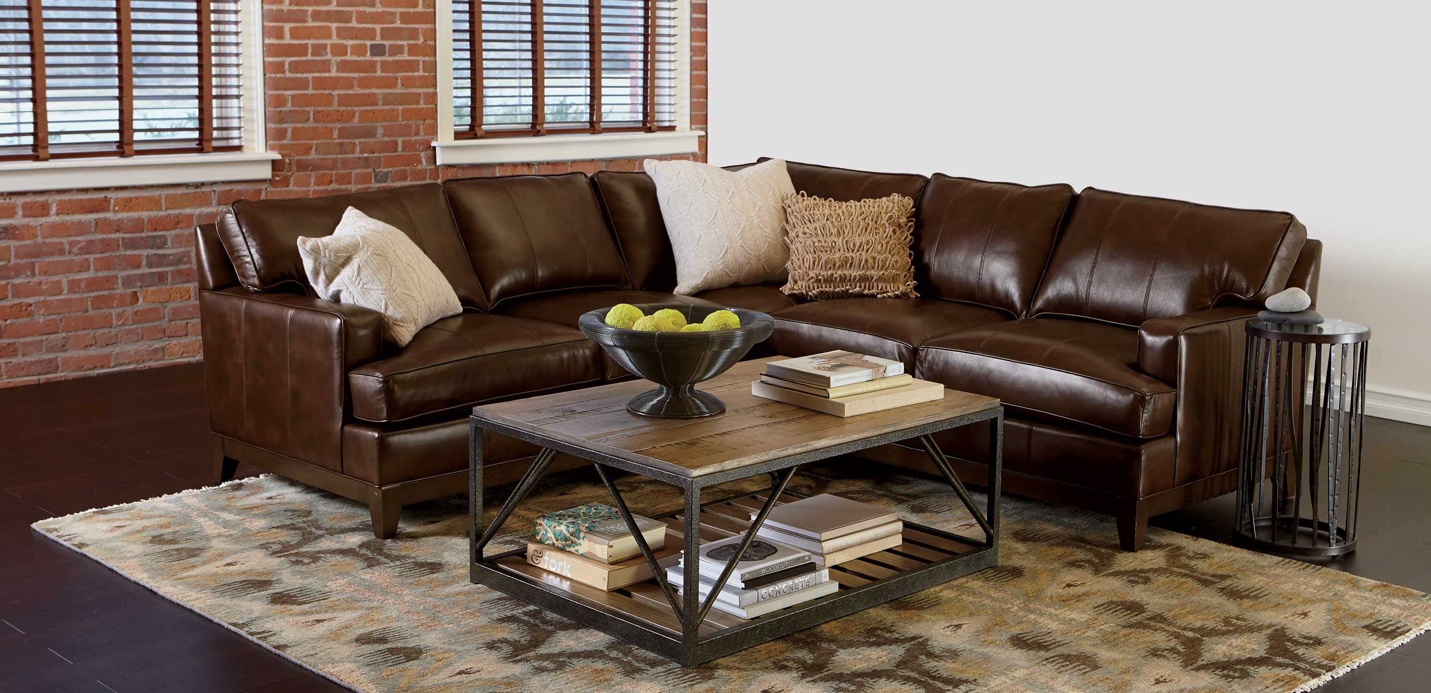 Arcata Three-Piece Leather Sectional_5