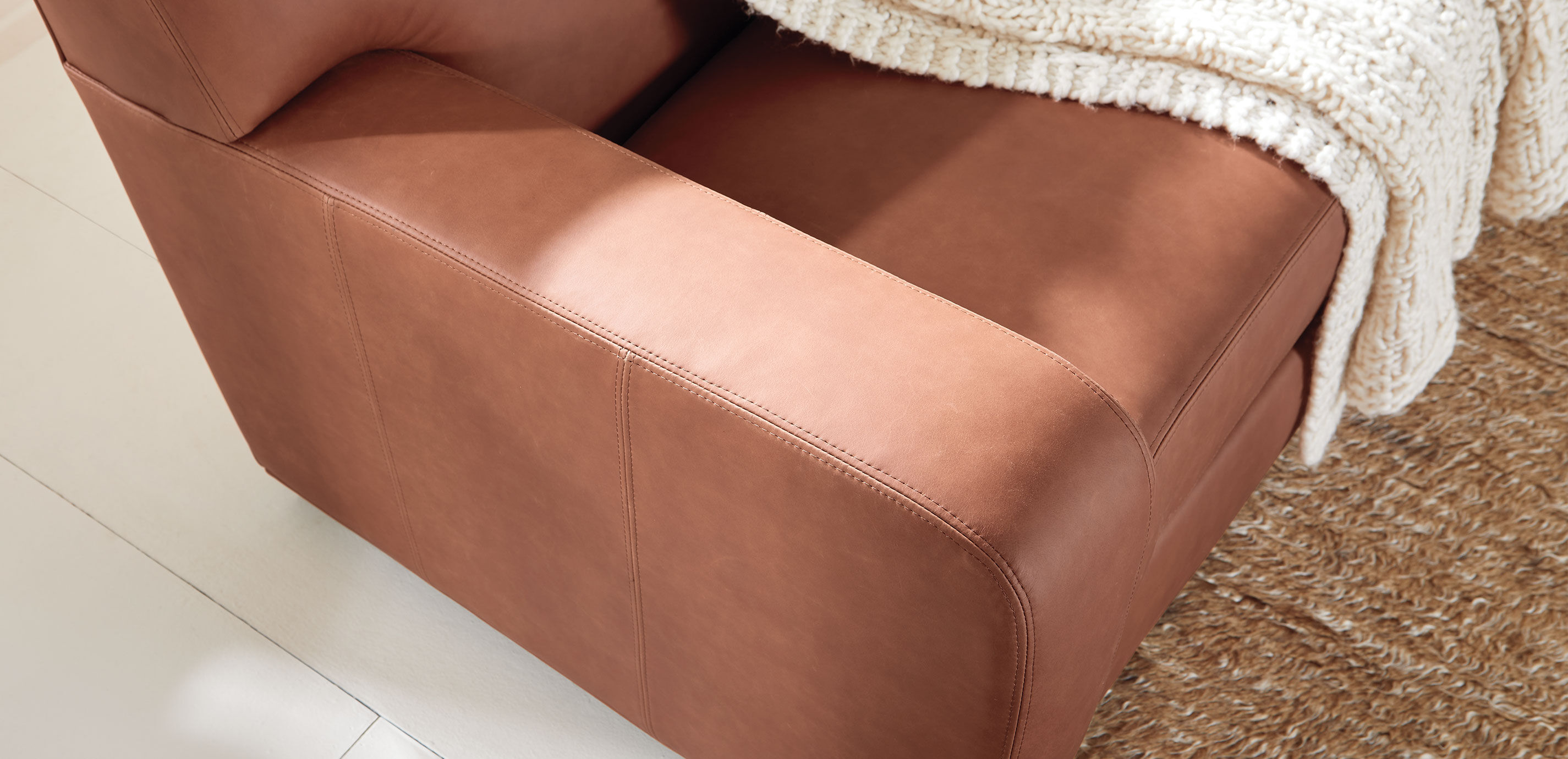 Kellan Modern Leather Club Sofa_8