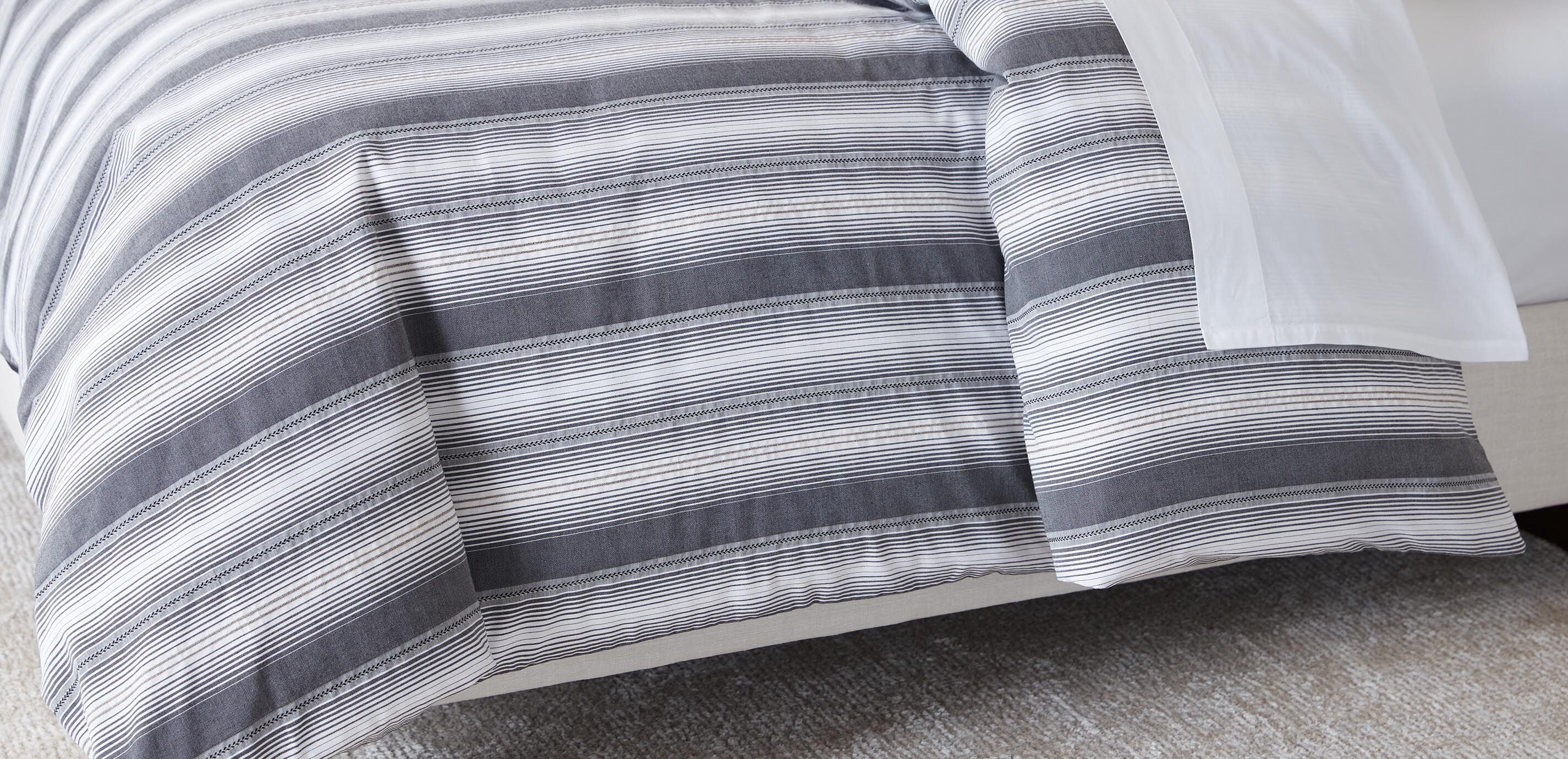 Black and White Stripe Duvet Cover and Shams Set_3