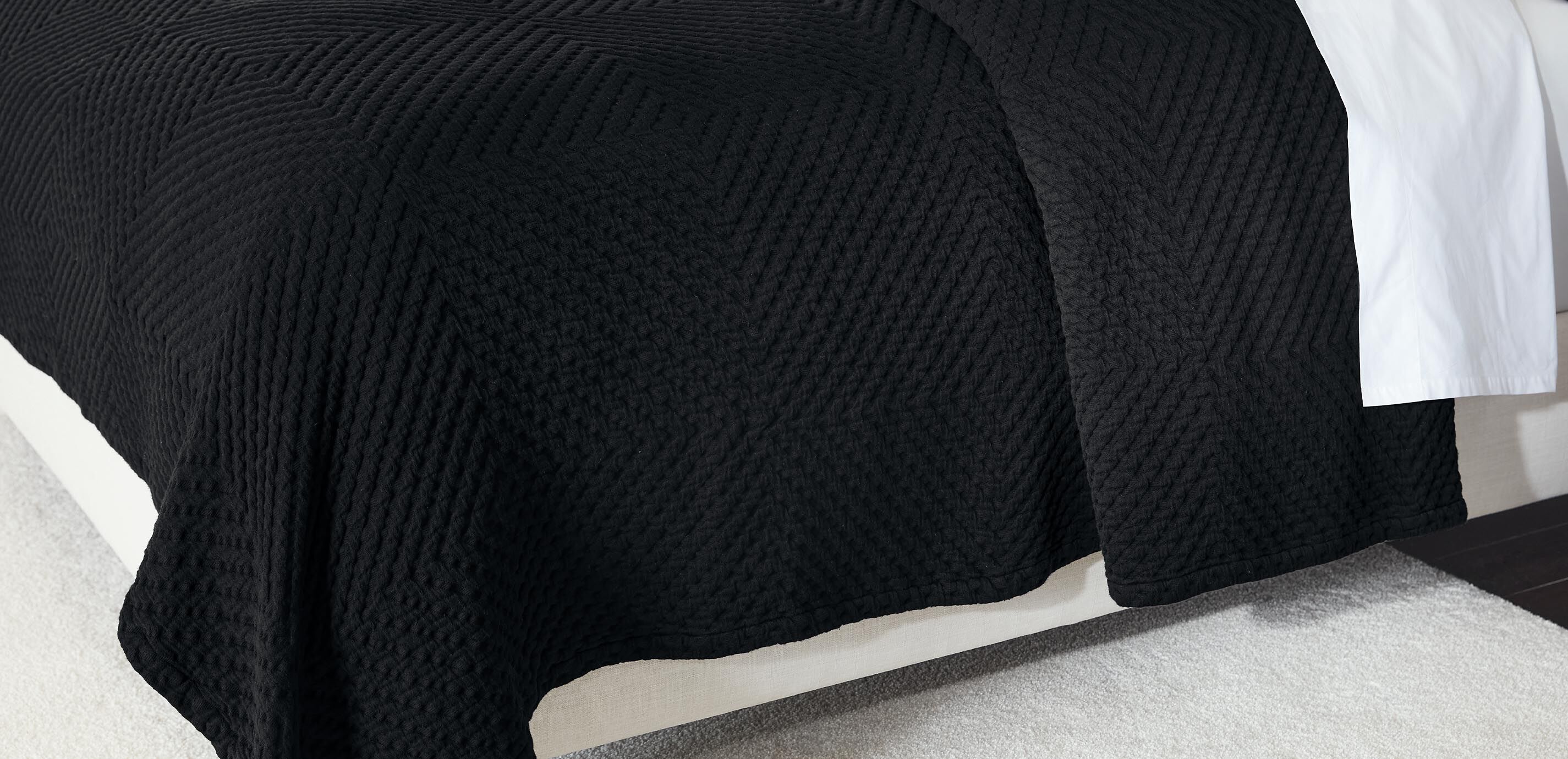 Geometric Matelasse Coverlet and Shams Set, Black_2