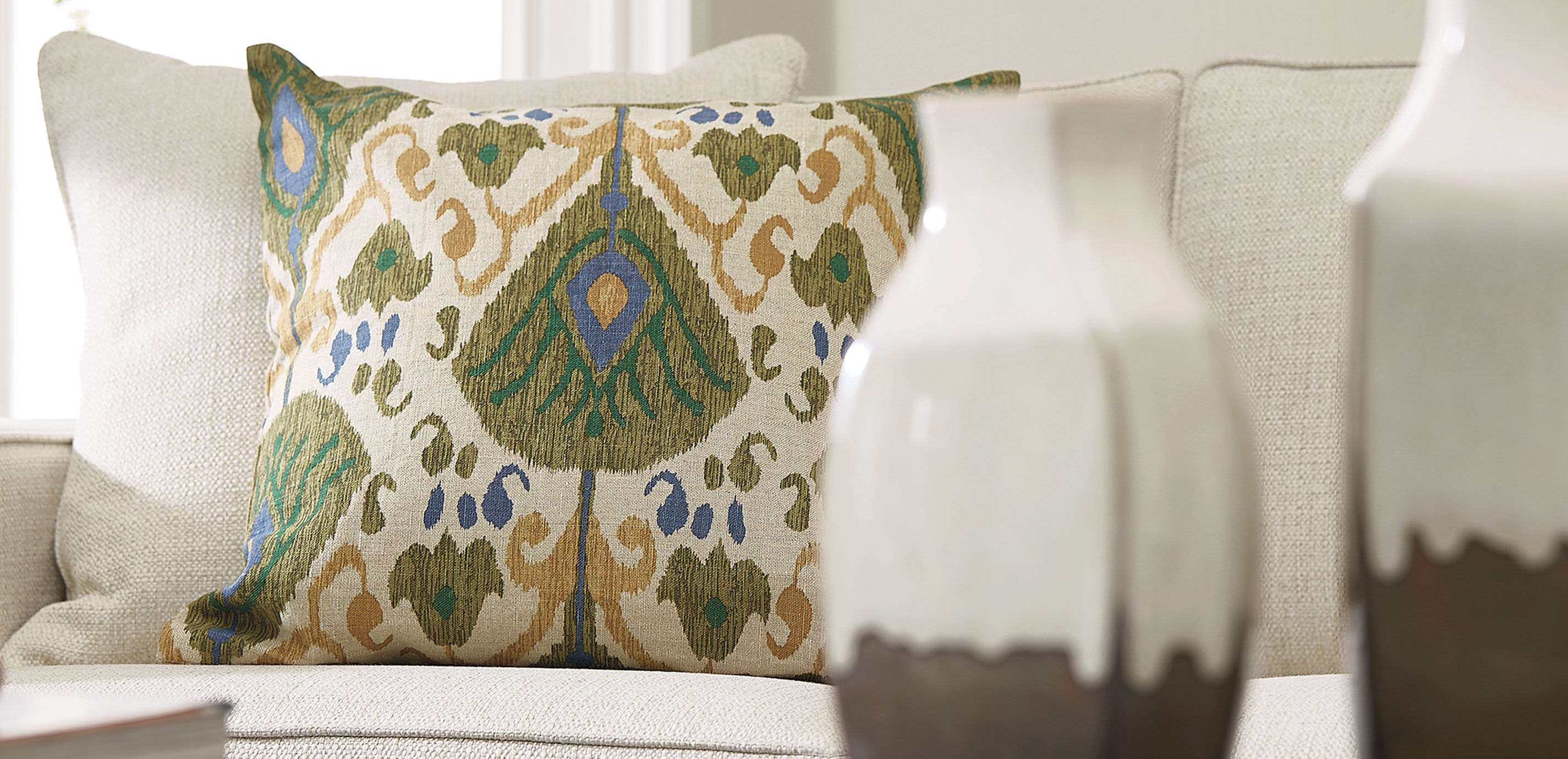 Green Ikat Printed Pillow_2