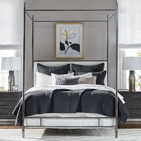 Lincoln Upholstered Poster Bed Product Tile Hover Image 125610UBED