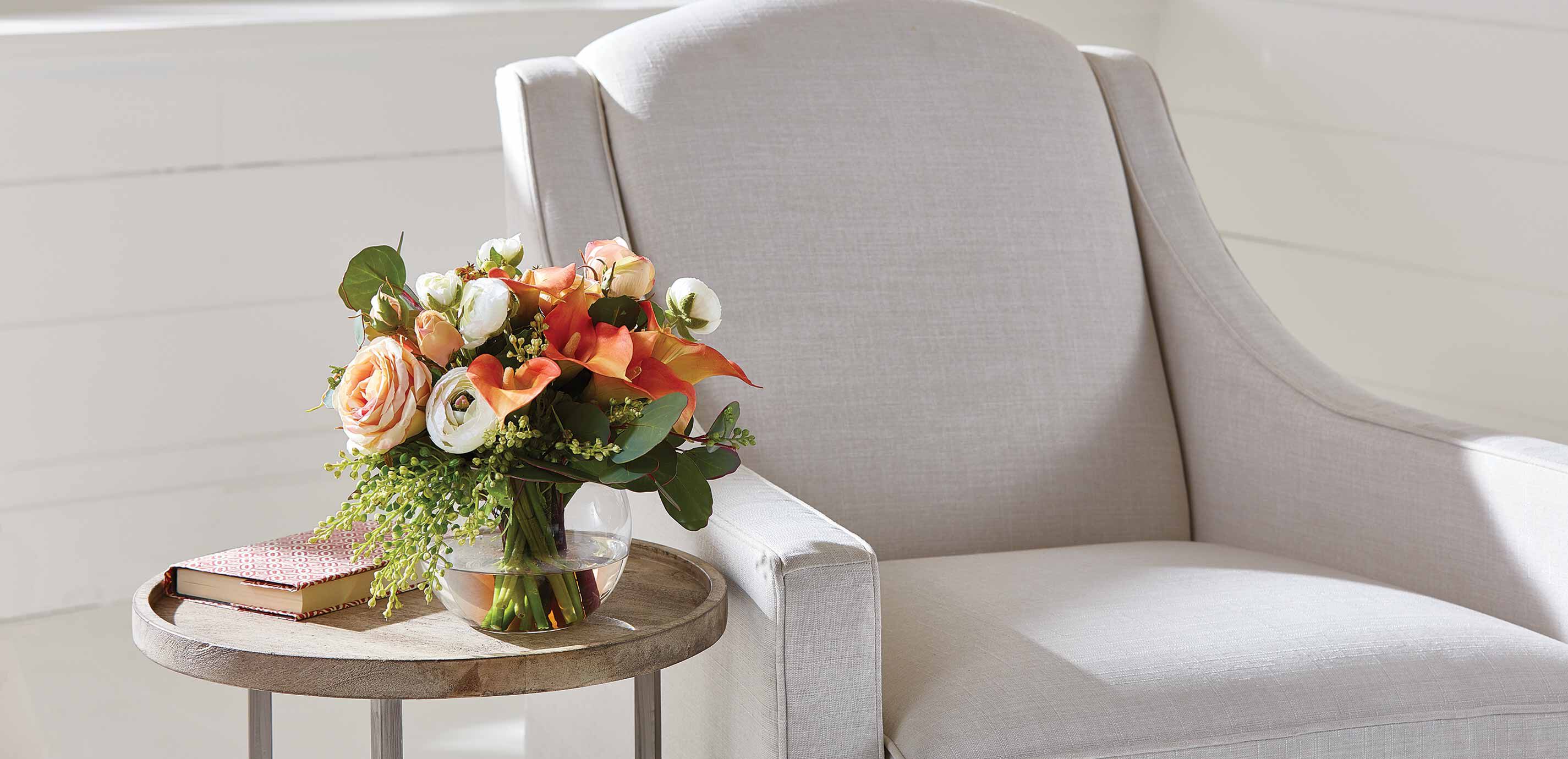 Lilies, Ranunculus & Roses in Fishbowl Vase_4