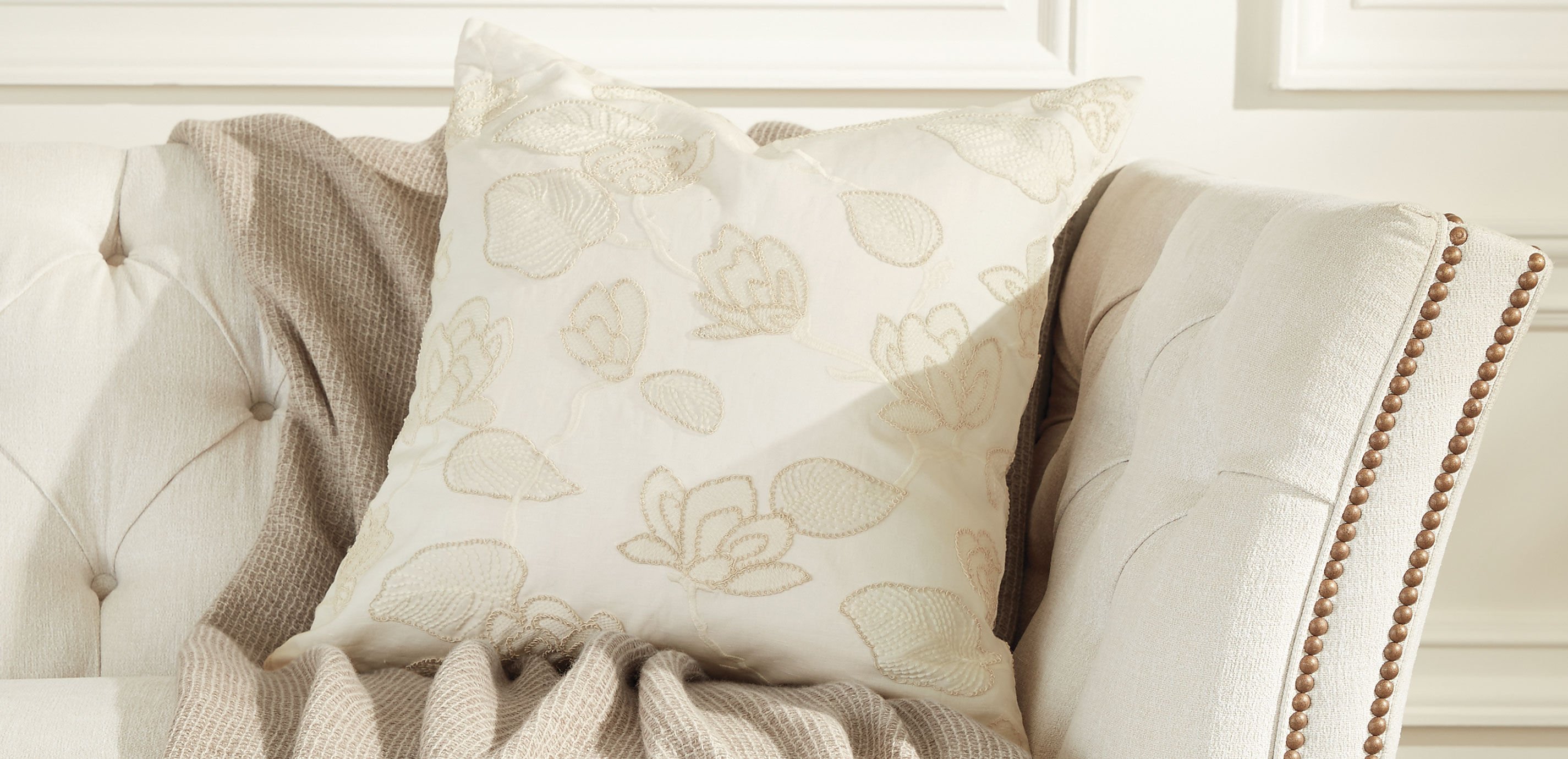 Linen-Blend Floral Embroidered 22" Square Pillow, White_2