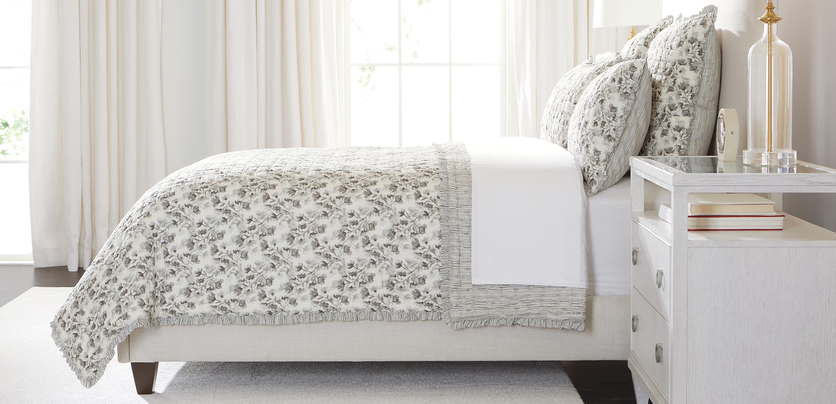 Watercolor Floral Reversible Quilt and Shams Set_1