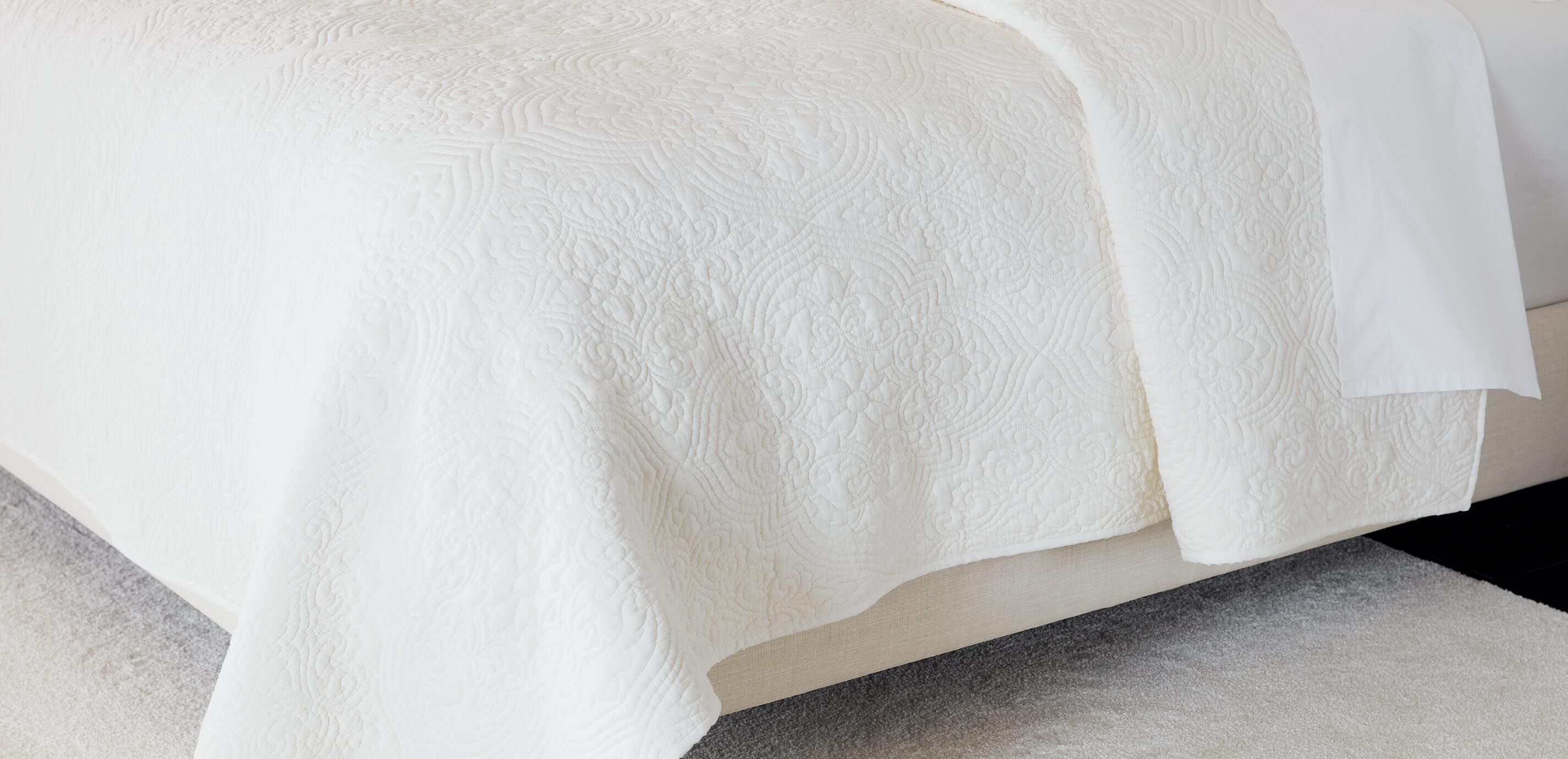 Quilted Medallion Coverlet and Shams Set_2