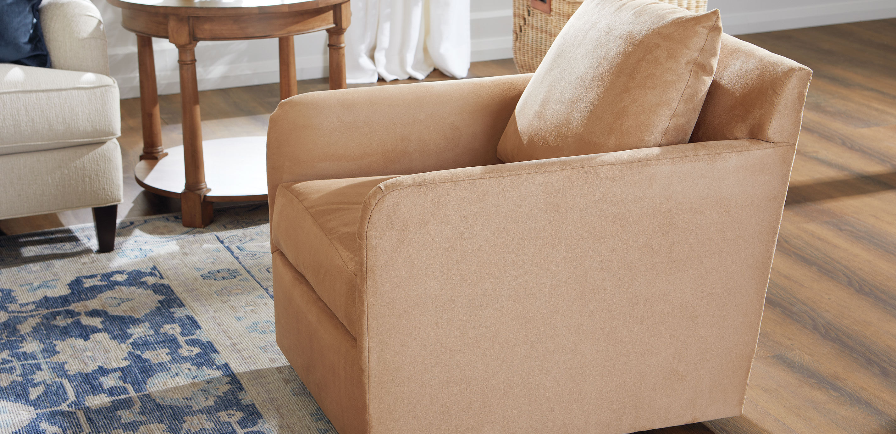 Calia Swivel Chair_2