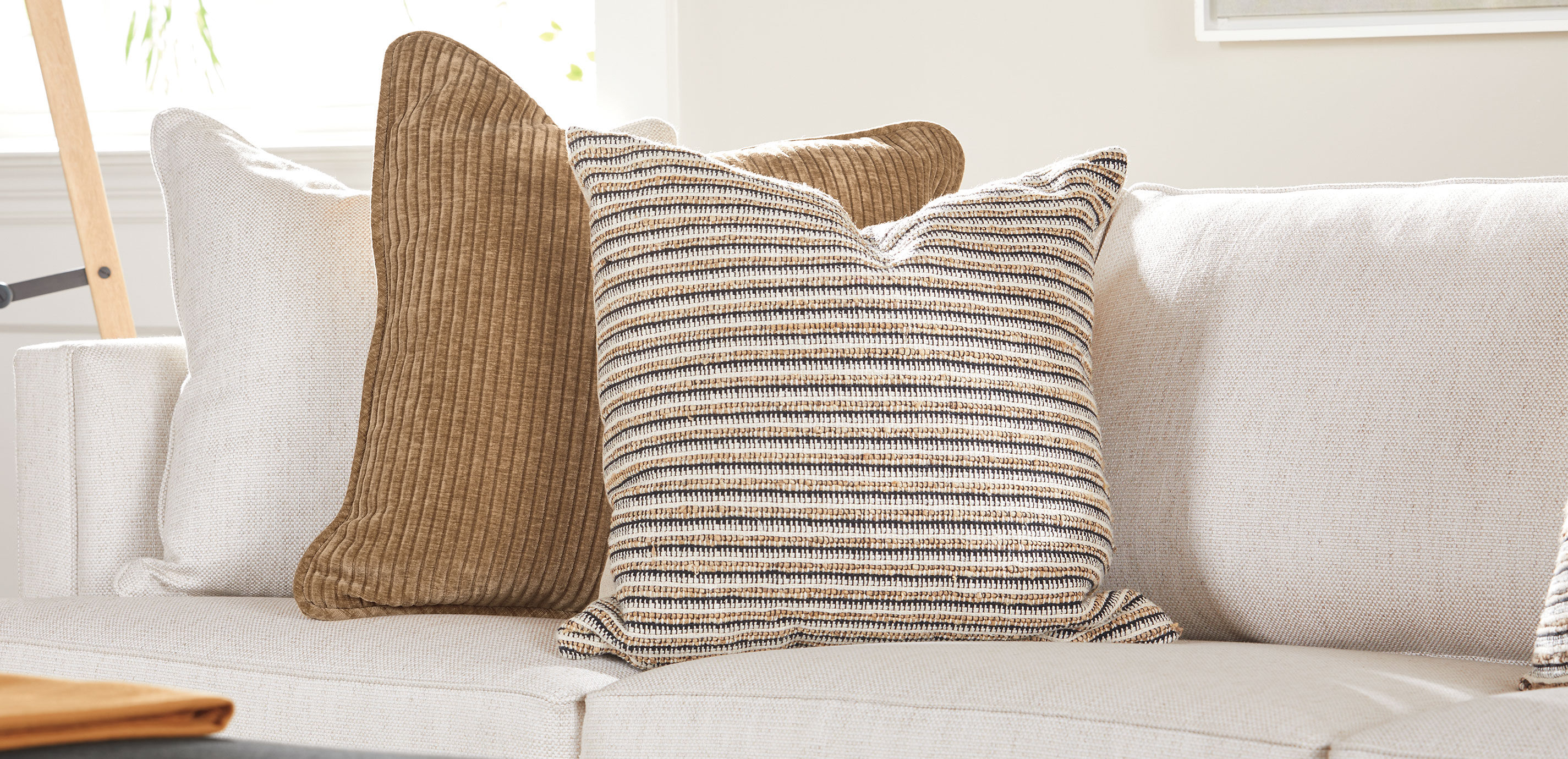 Modern Botanical Silk Pillow_1