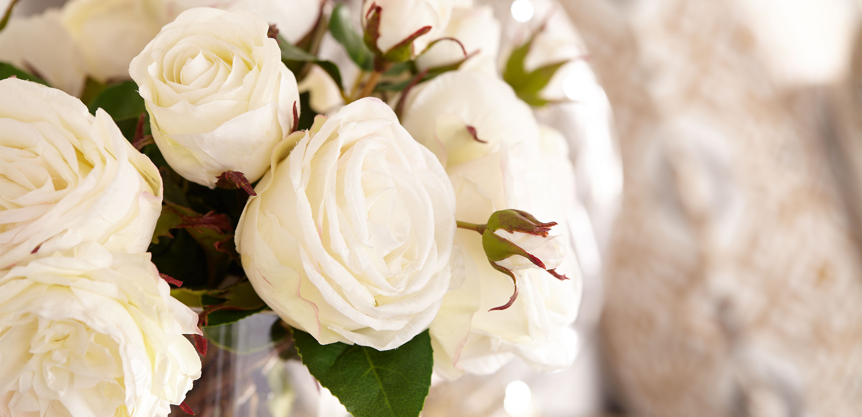 Mixed White Roses in Glass_1