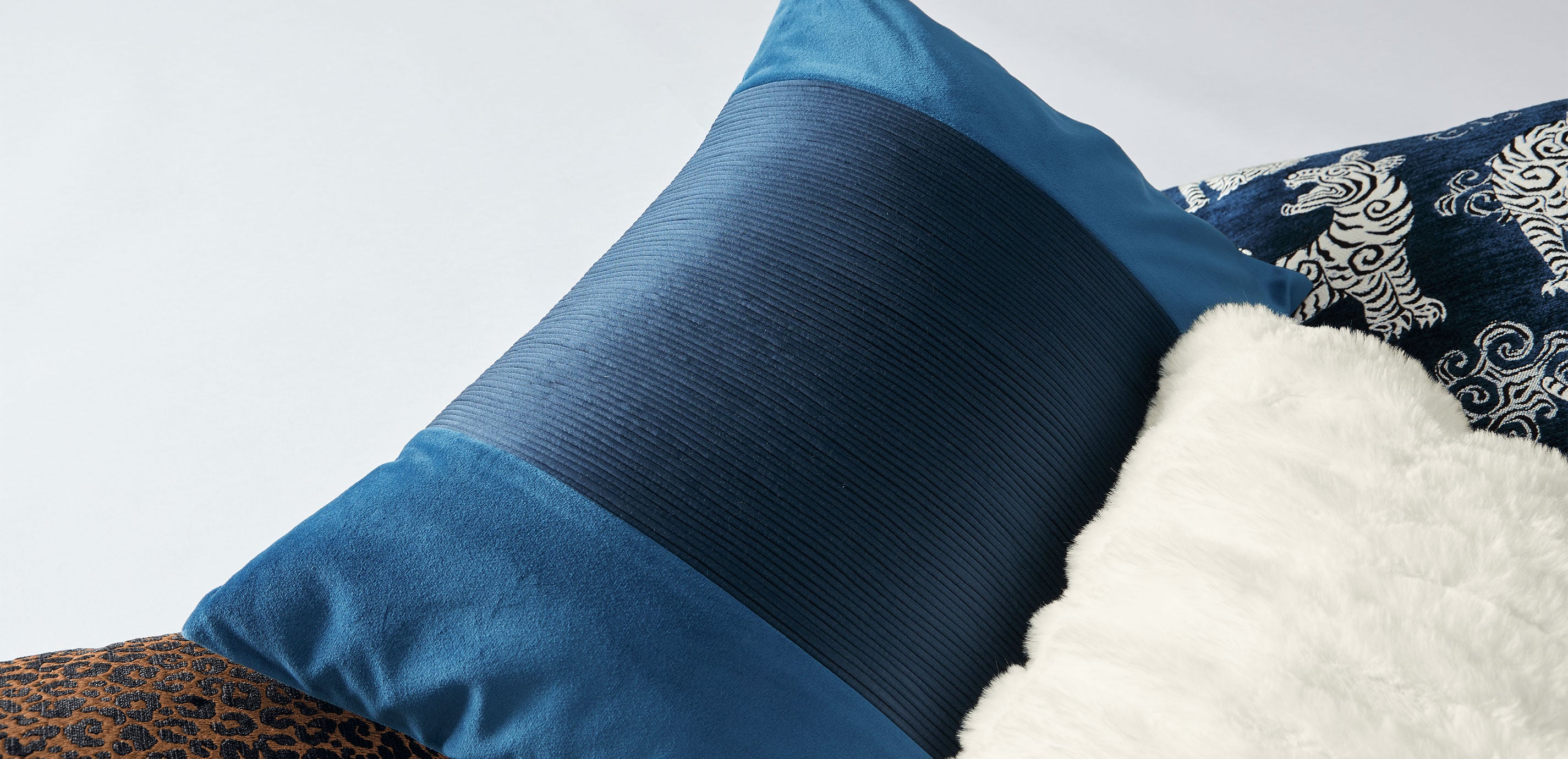 Velvet and Satin Pillow_2