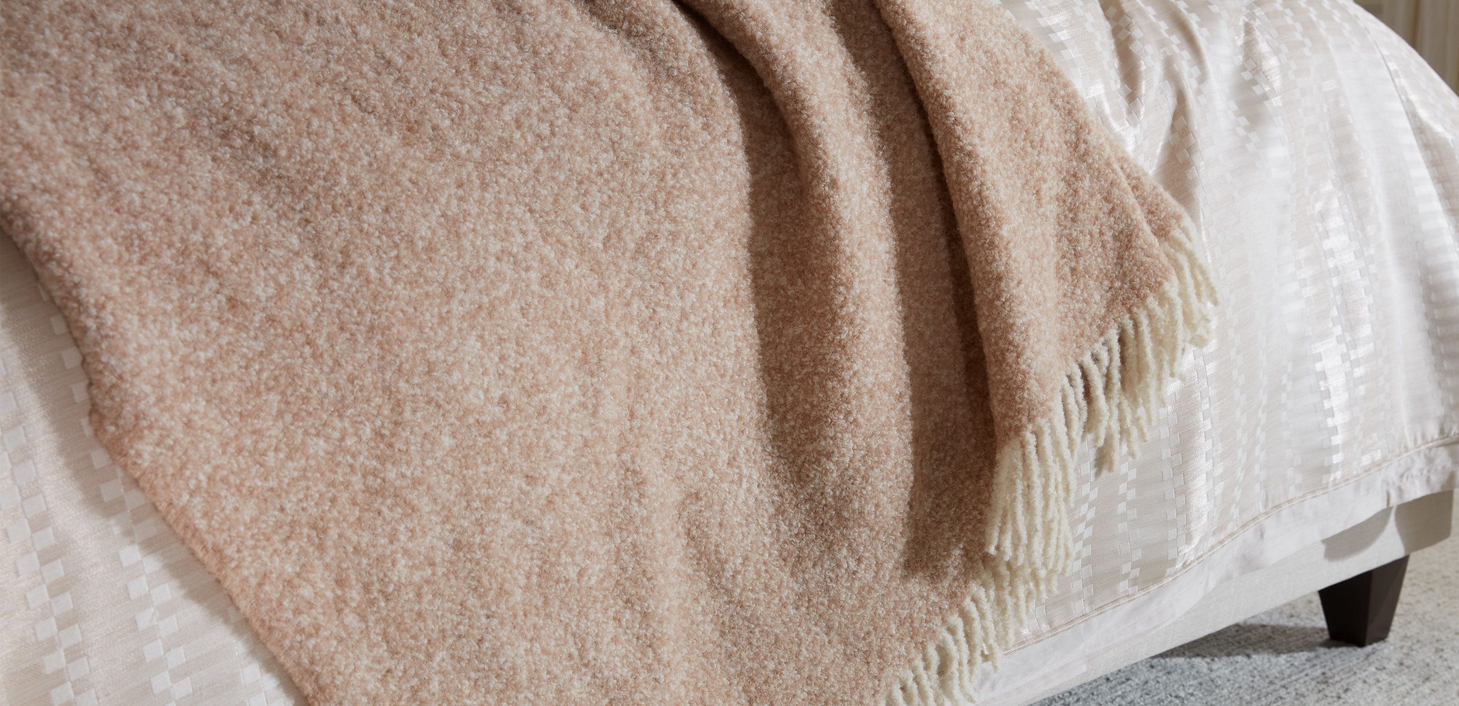 Mixed Boucl&eacute; Alpaca Throw_5