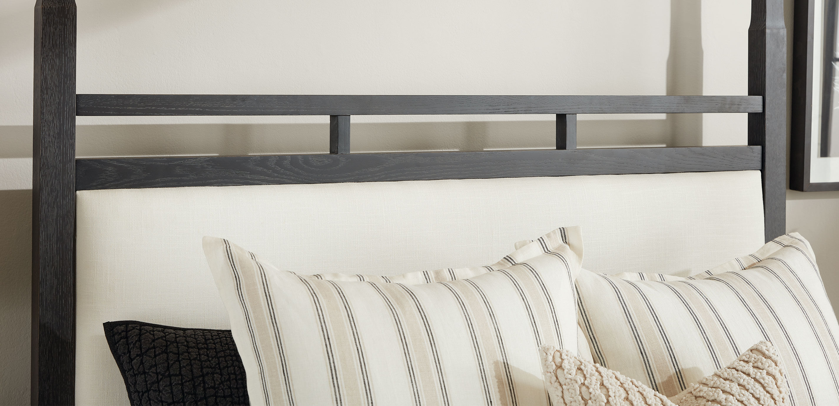 Arya Upholstered Poster Bed_3