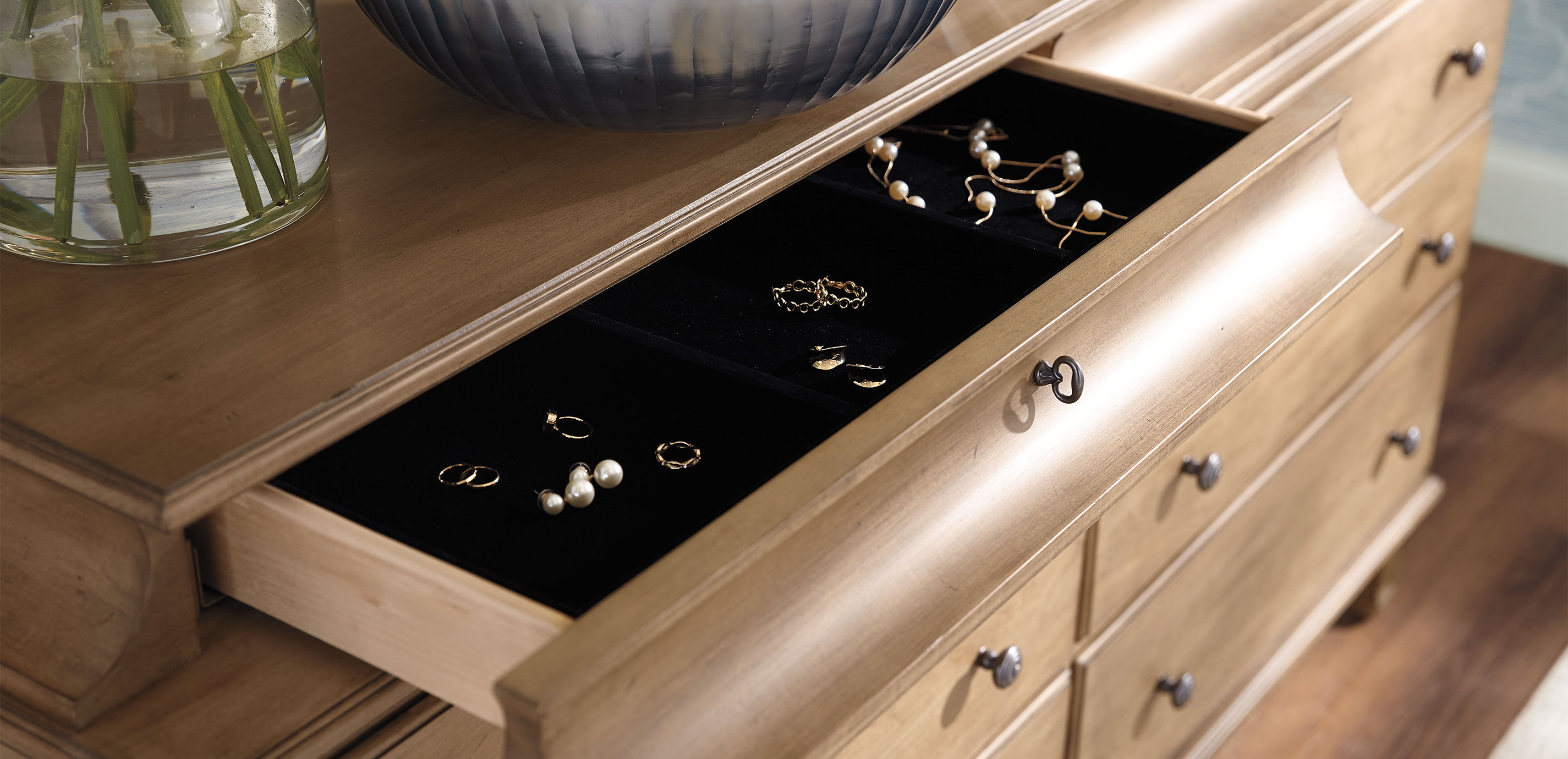 Leora Double Dresser_14