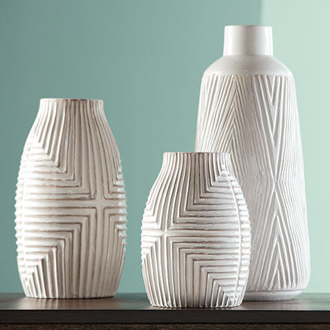 Aztec Vase Product Tile Hover Image 431725