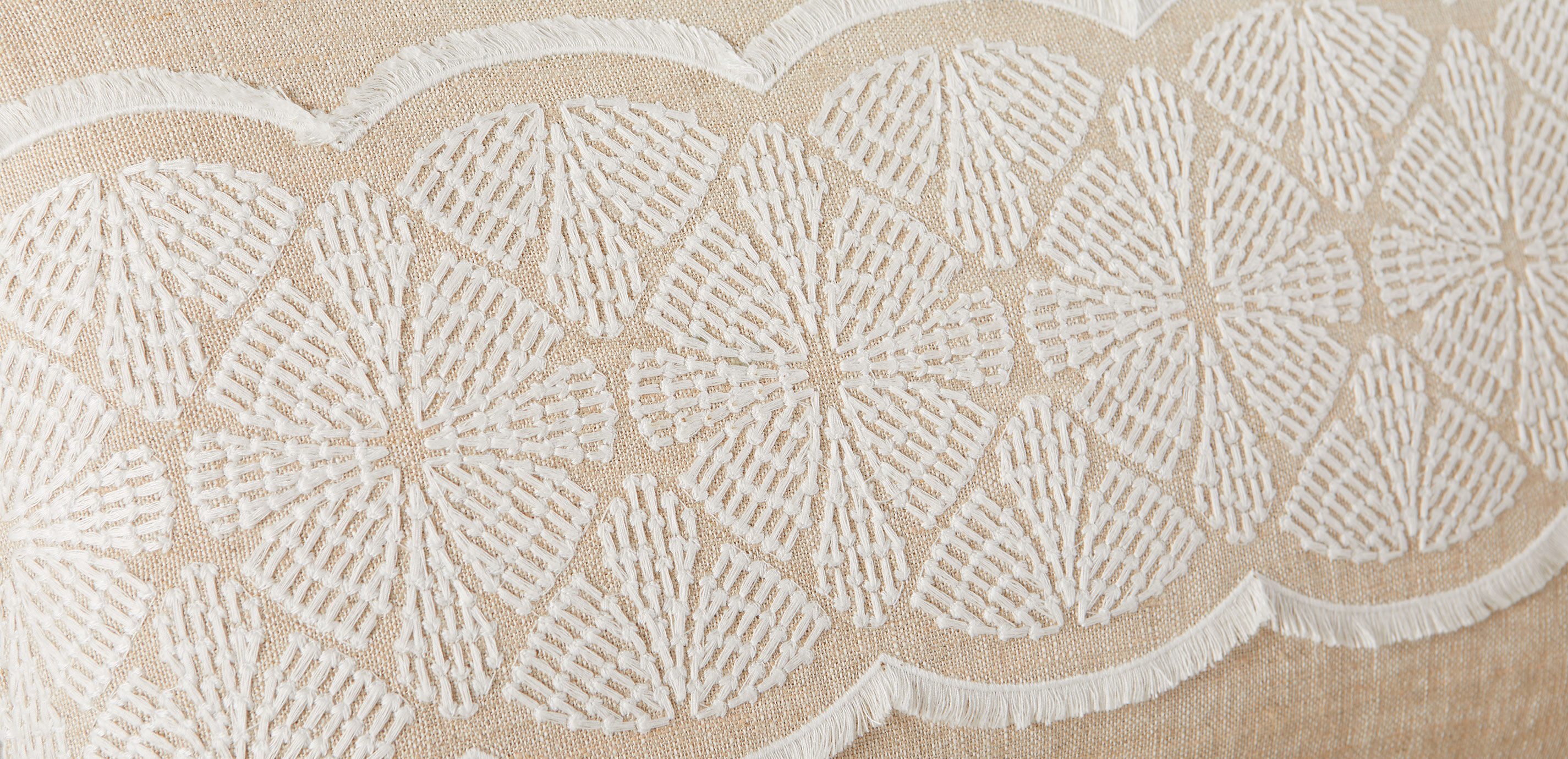 Linen Pillow with White Embroidery_2