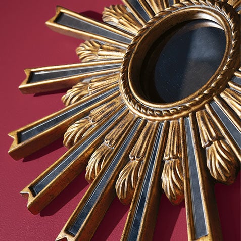 Miroir en forme d&rsquo;&eacute;toile dor&eacute;e 51&nbsp;cm Product Tile Hover Image 074077A