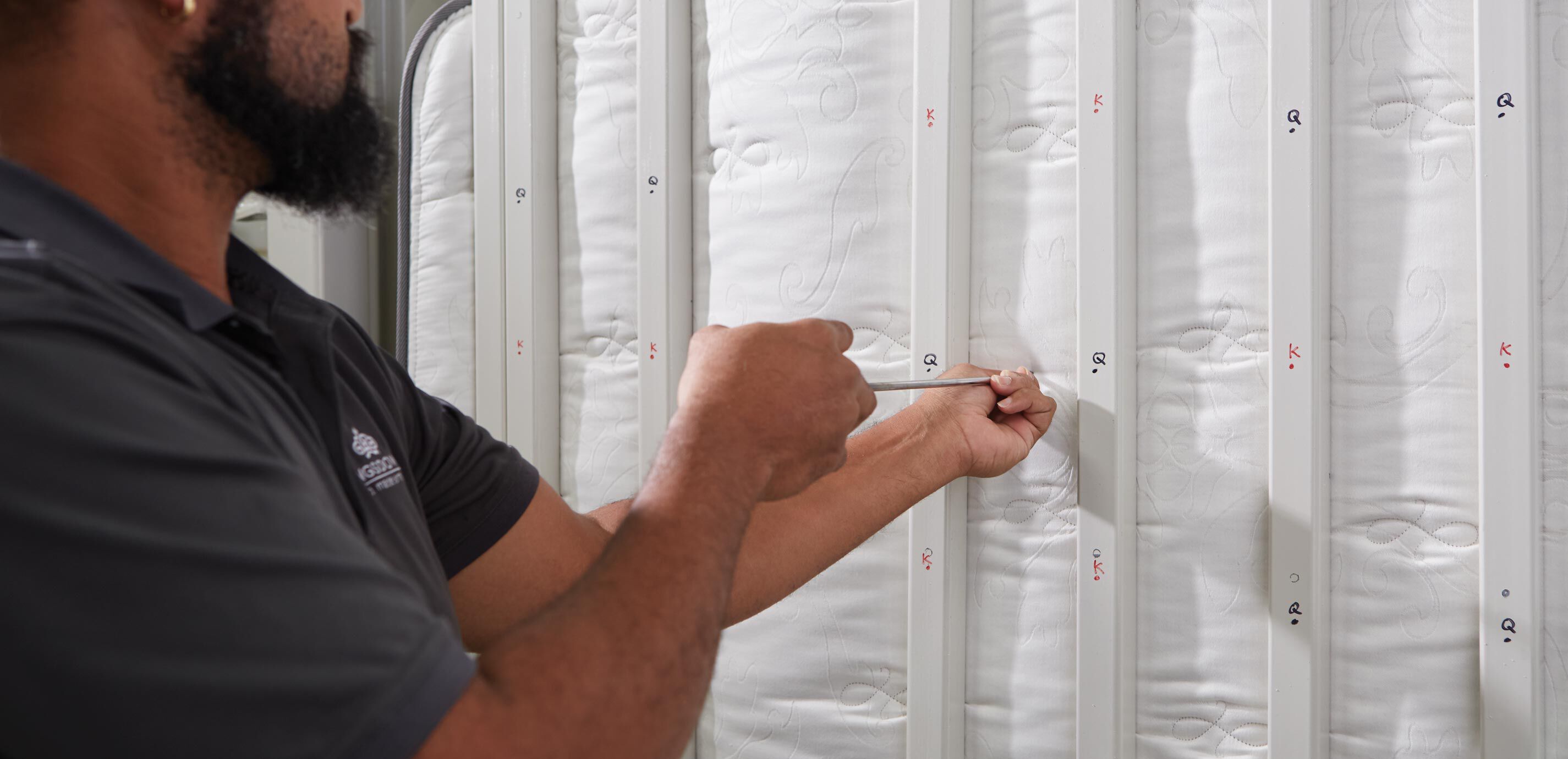 EA Signature&trade; Original Hybrid Mattress_3