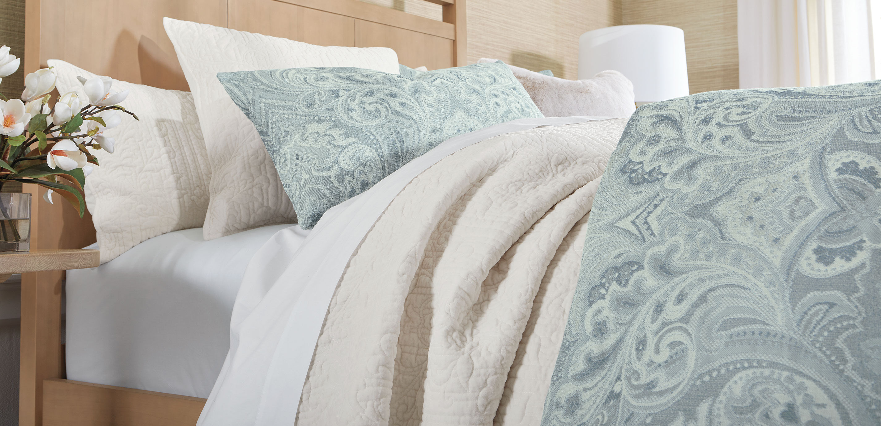 Scroll Jacquard Duvet Cover and Shams Set_6