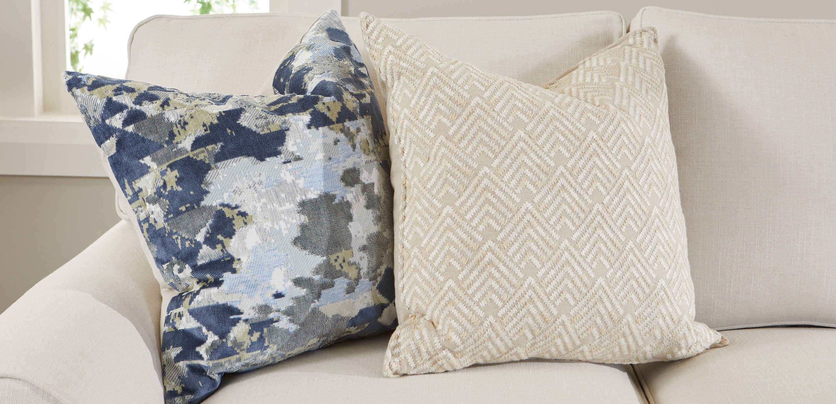 Mixed Blue Abstract Pillow_3