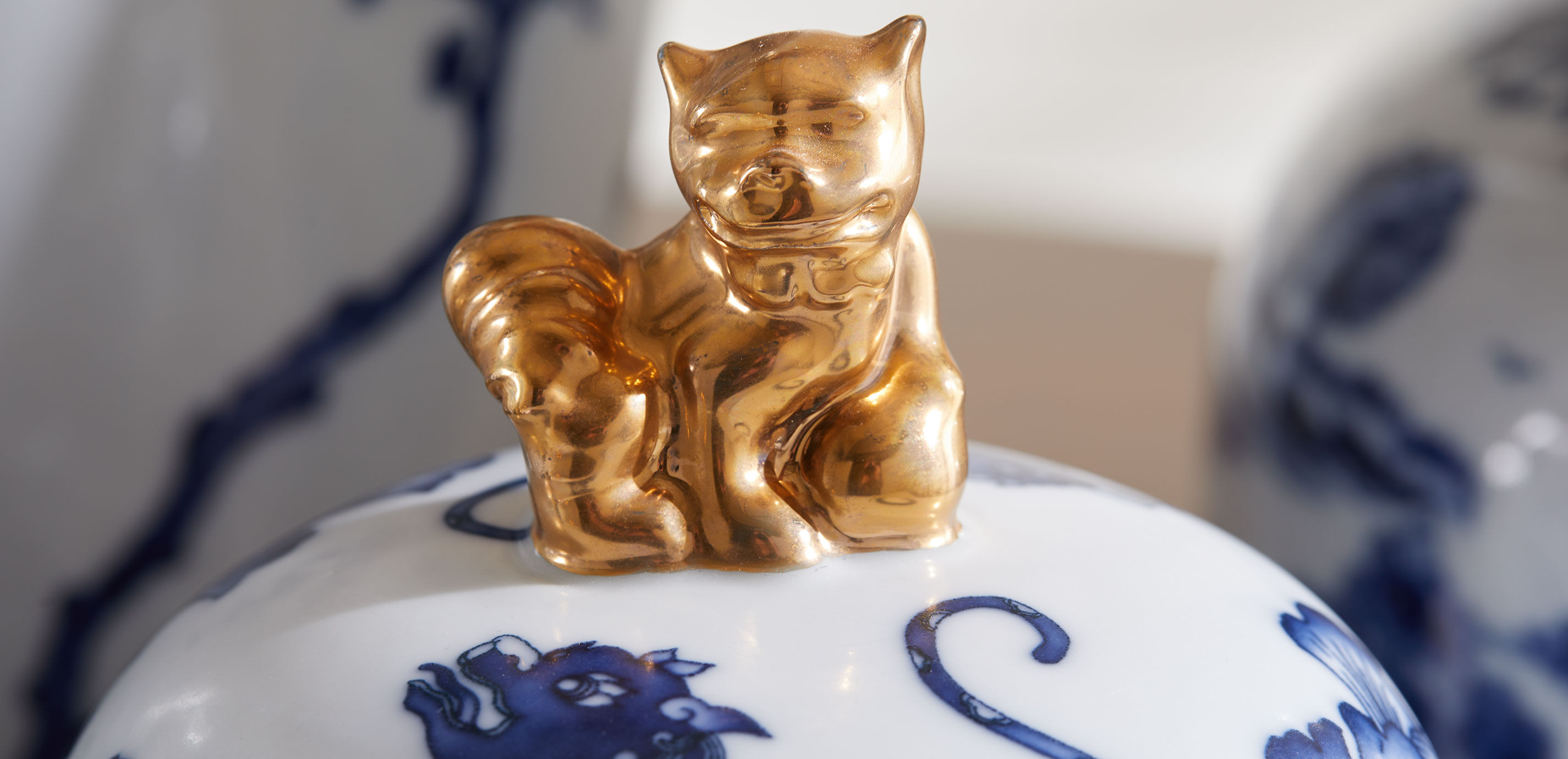 Foo Garden Porcelain Jar_3