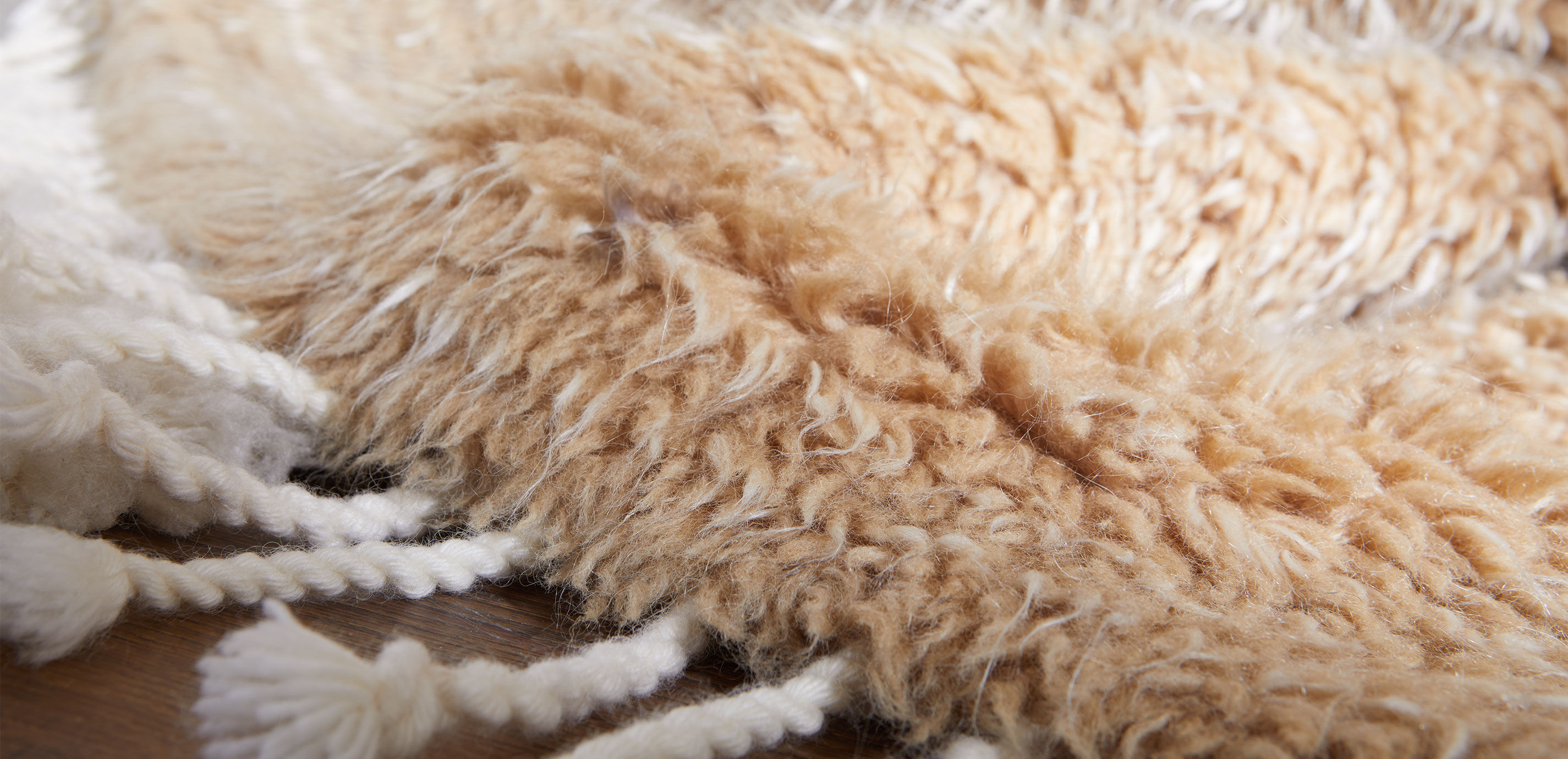 Emmi Mohair Blend Rug_8