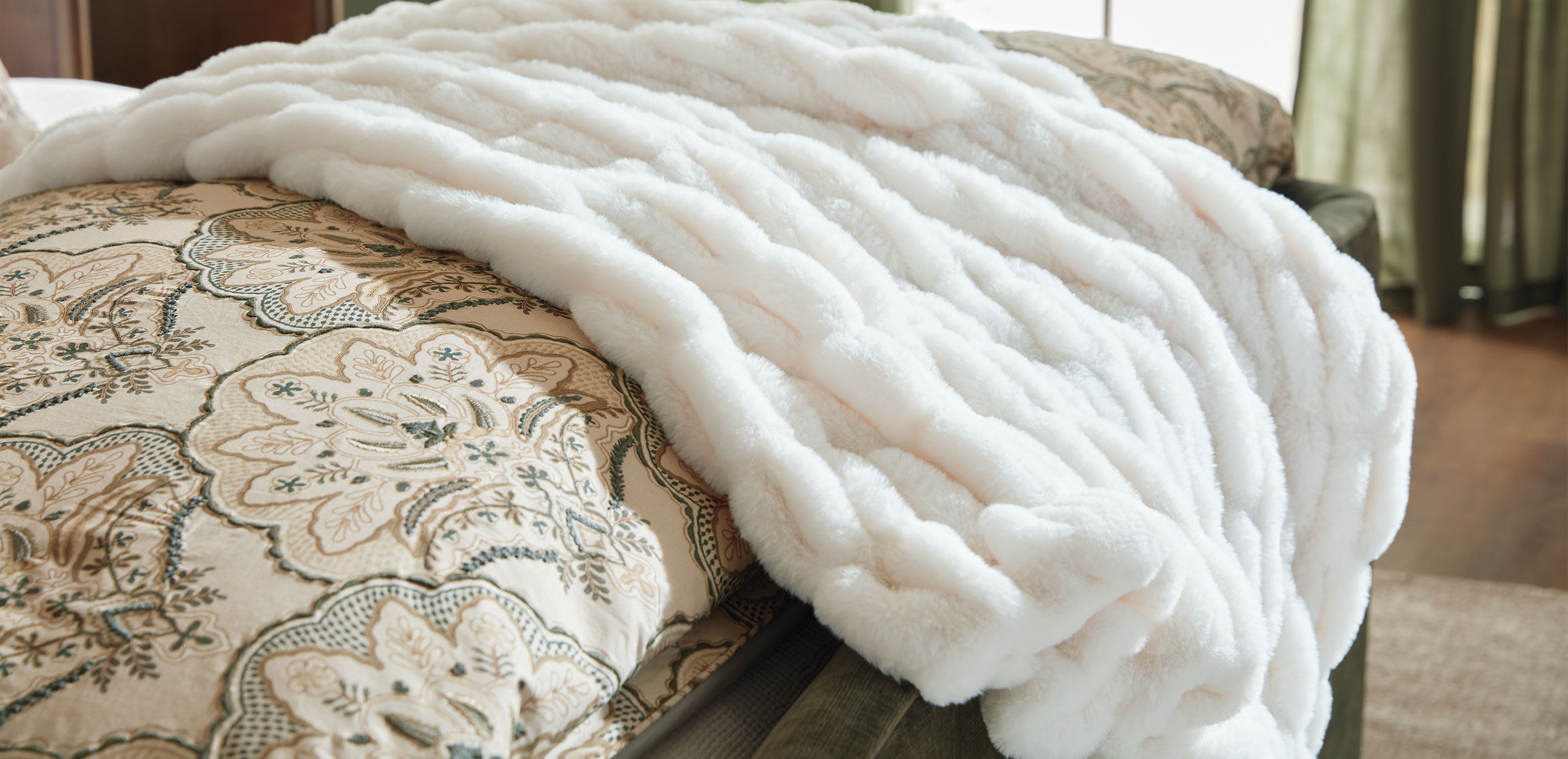Ruched Faux Fur Throw Ivory