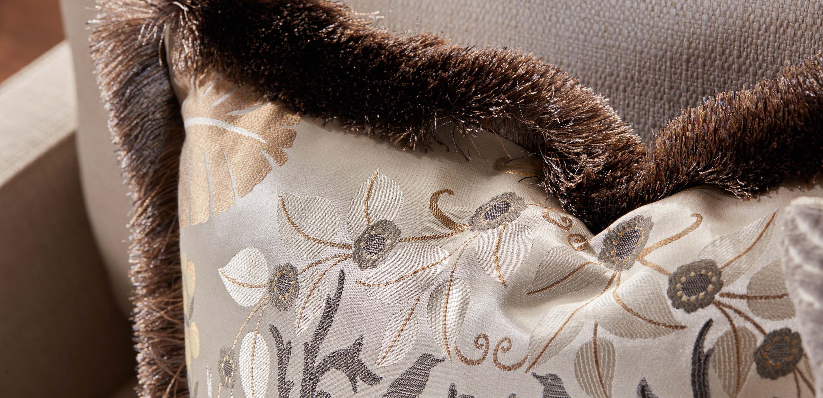 Flora and Fauna Jacquard Pillow_5