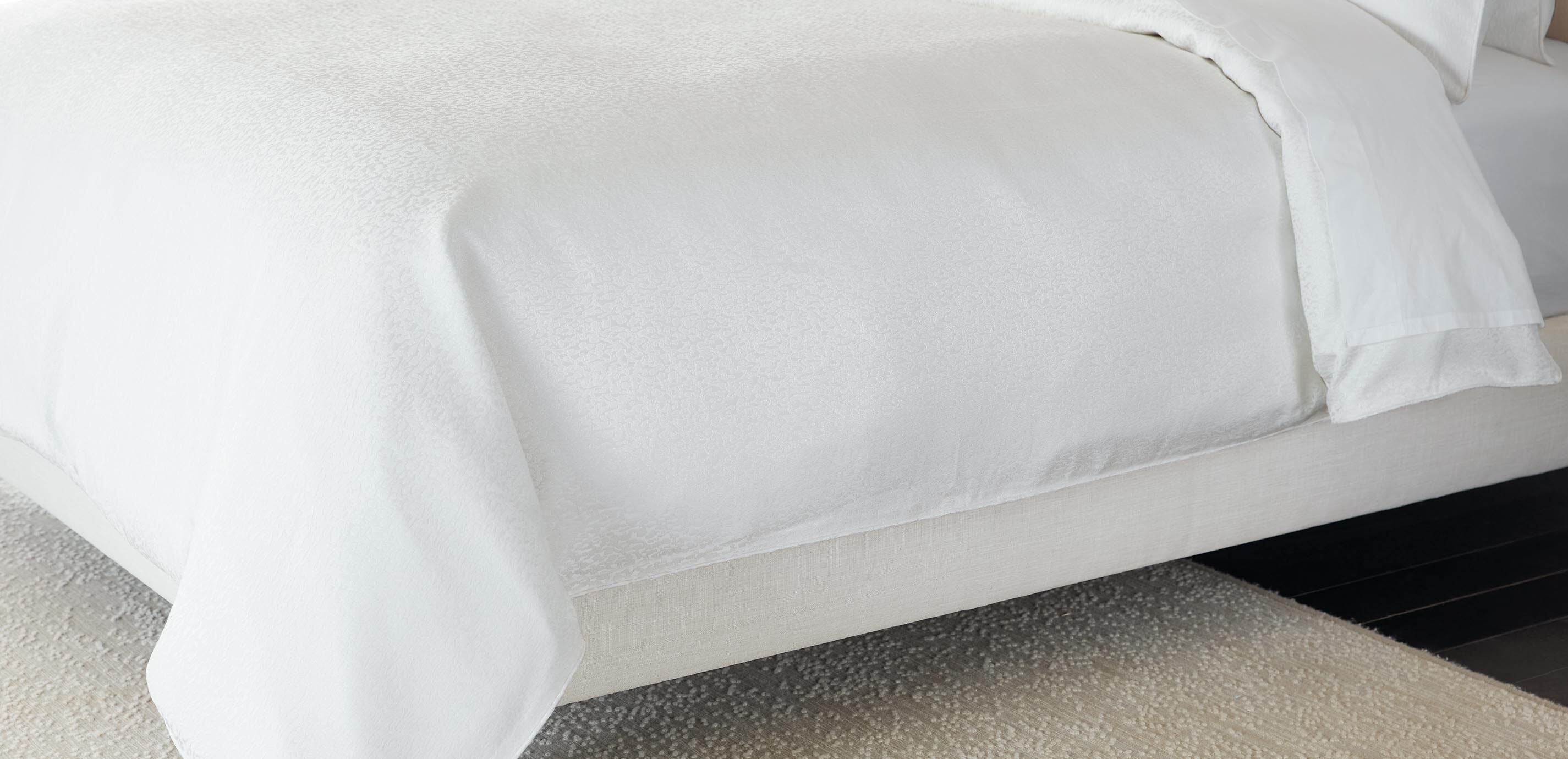Leopard Jacquard Duvet Cover and Shams Set_3