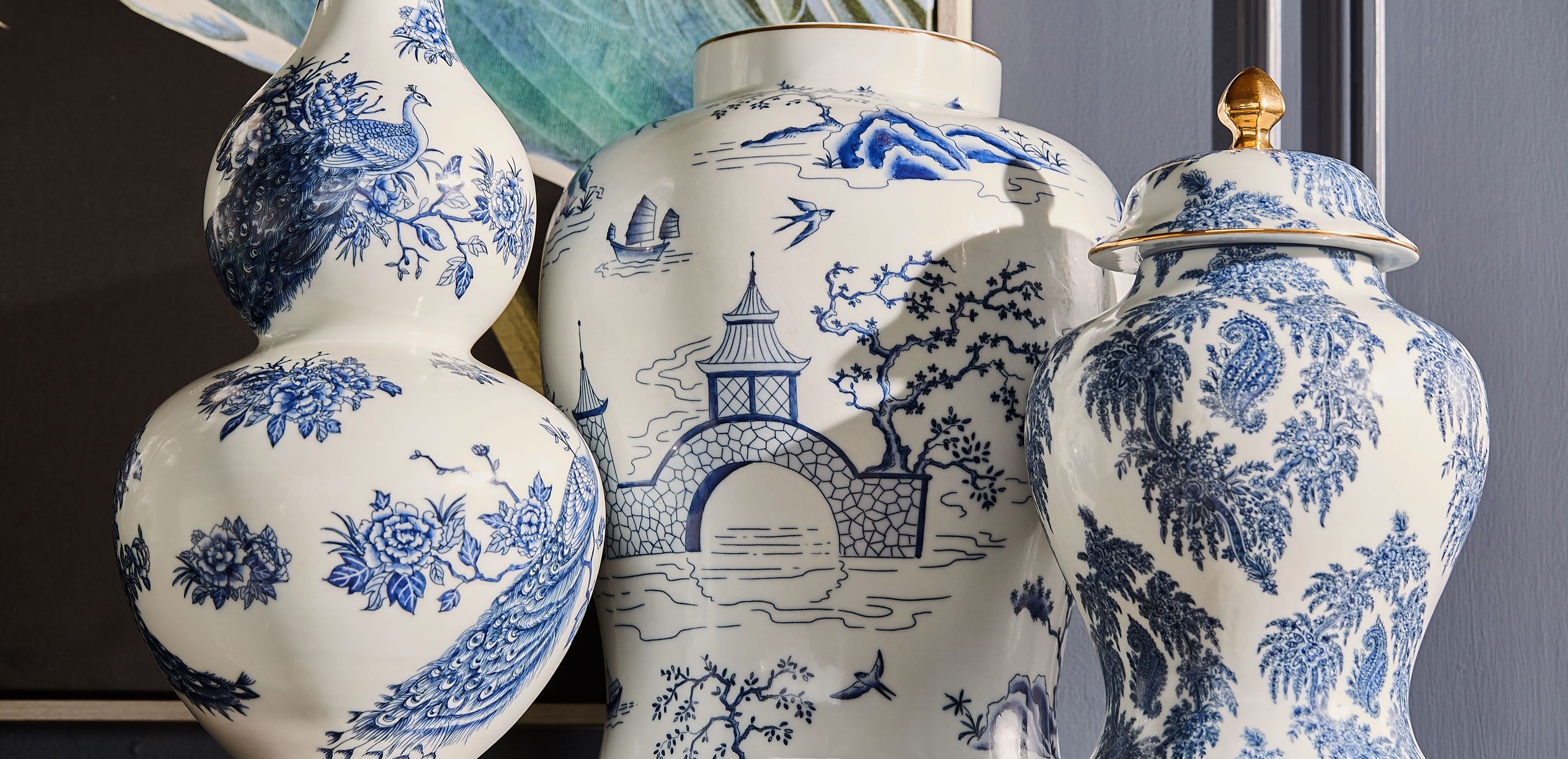Chinoiserie Scene Porcelain Vase_4