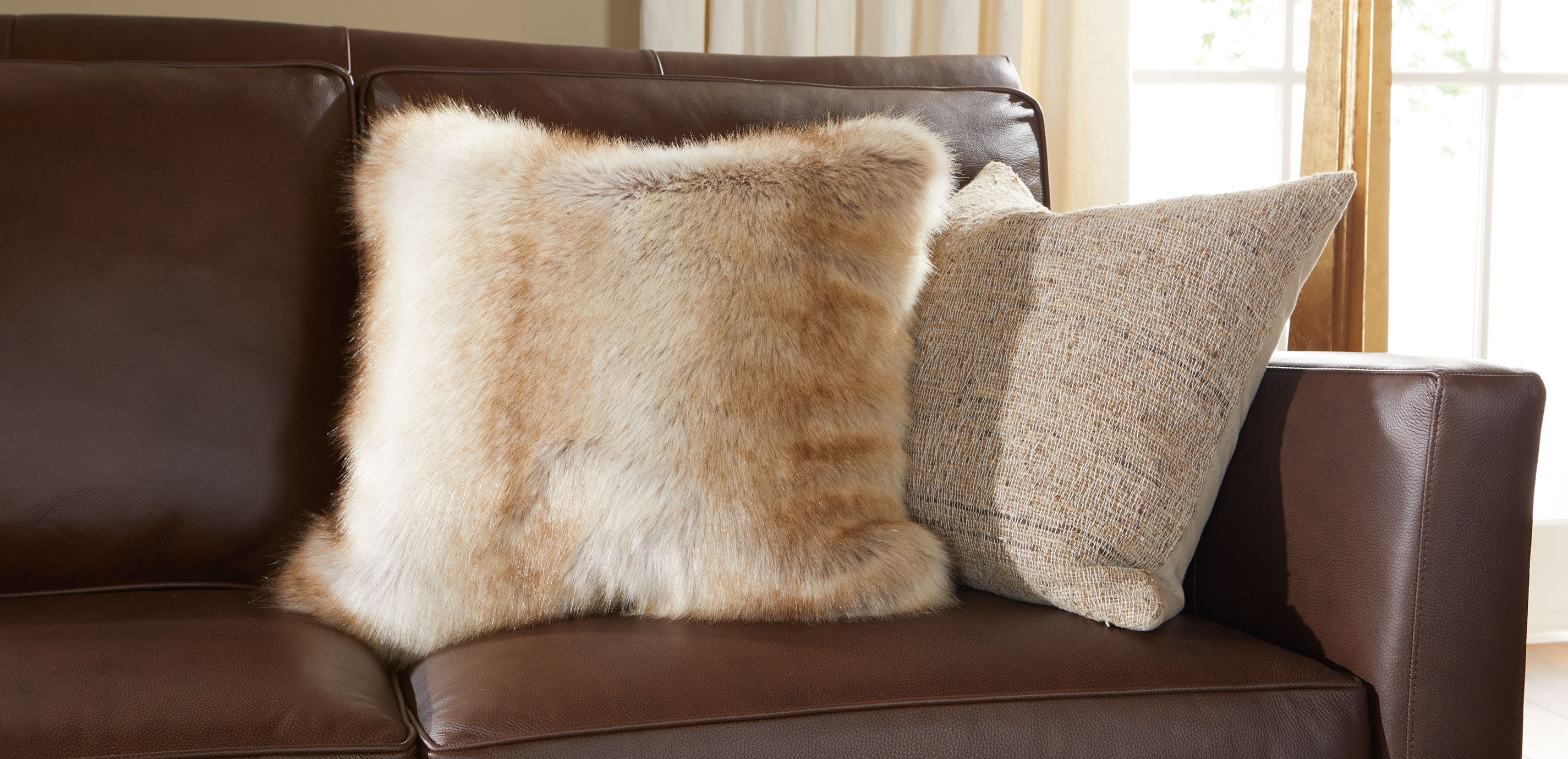 Blonde Fox Faux Fur Pillow_2